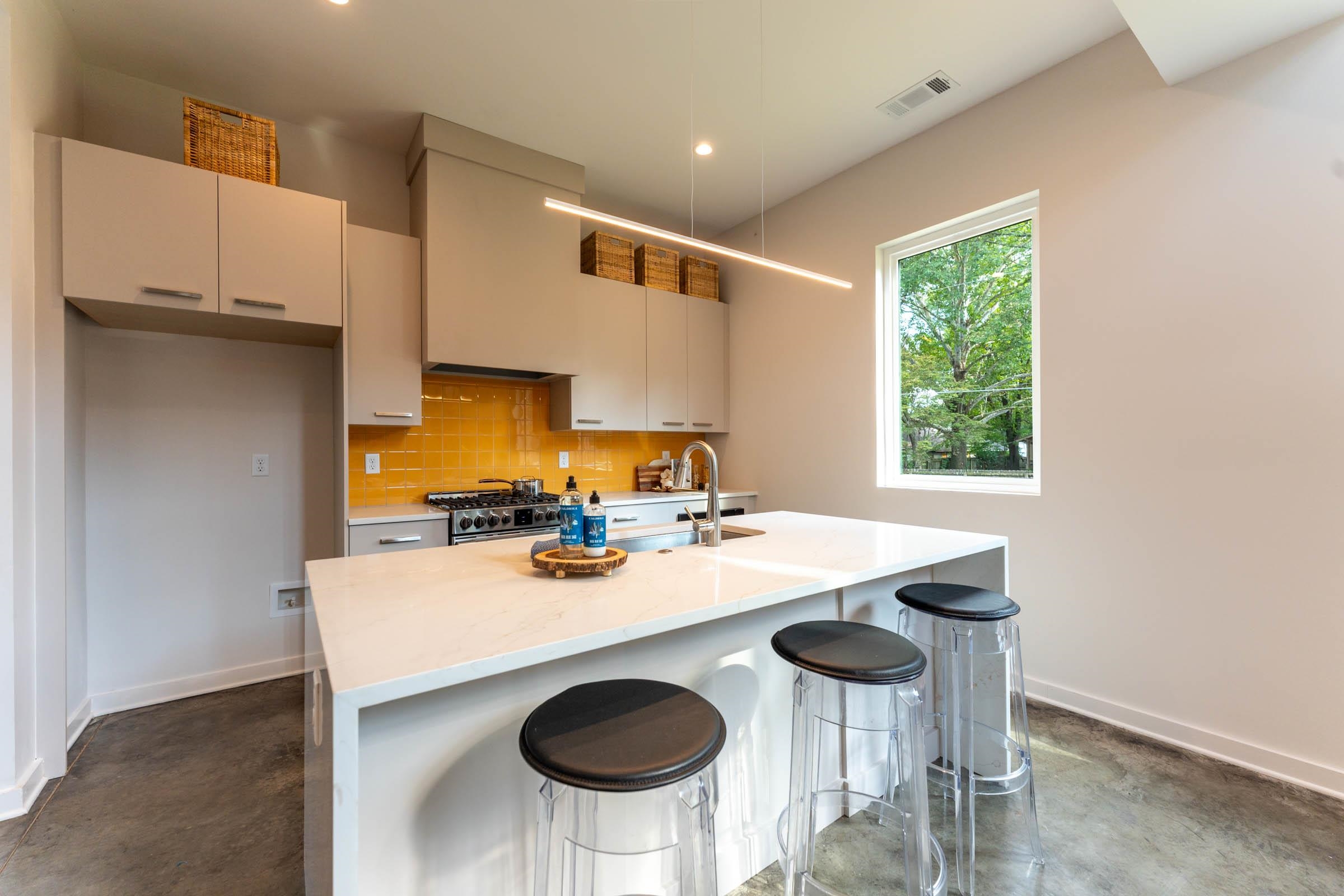 758 CARNES STATION CV