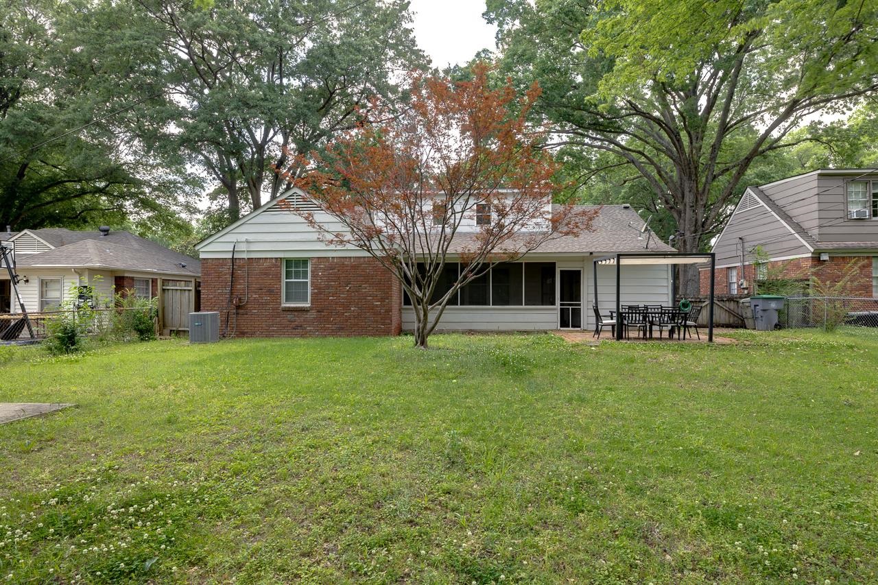 1626 STERLING DR