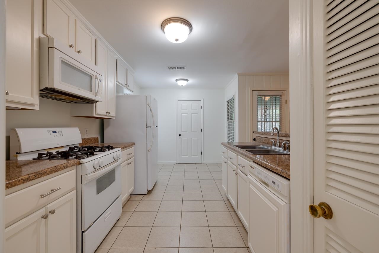 1626 STERLING DR