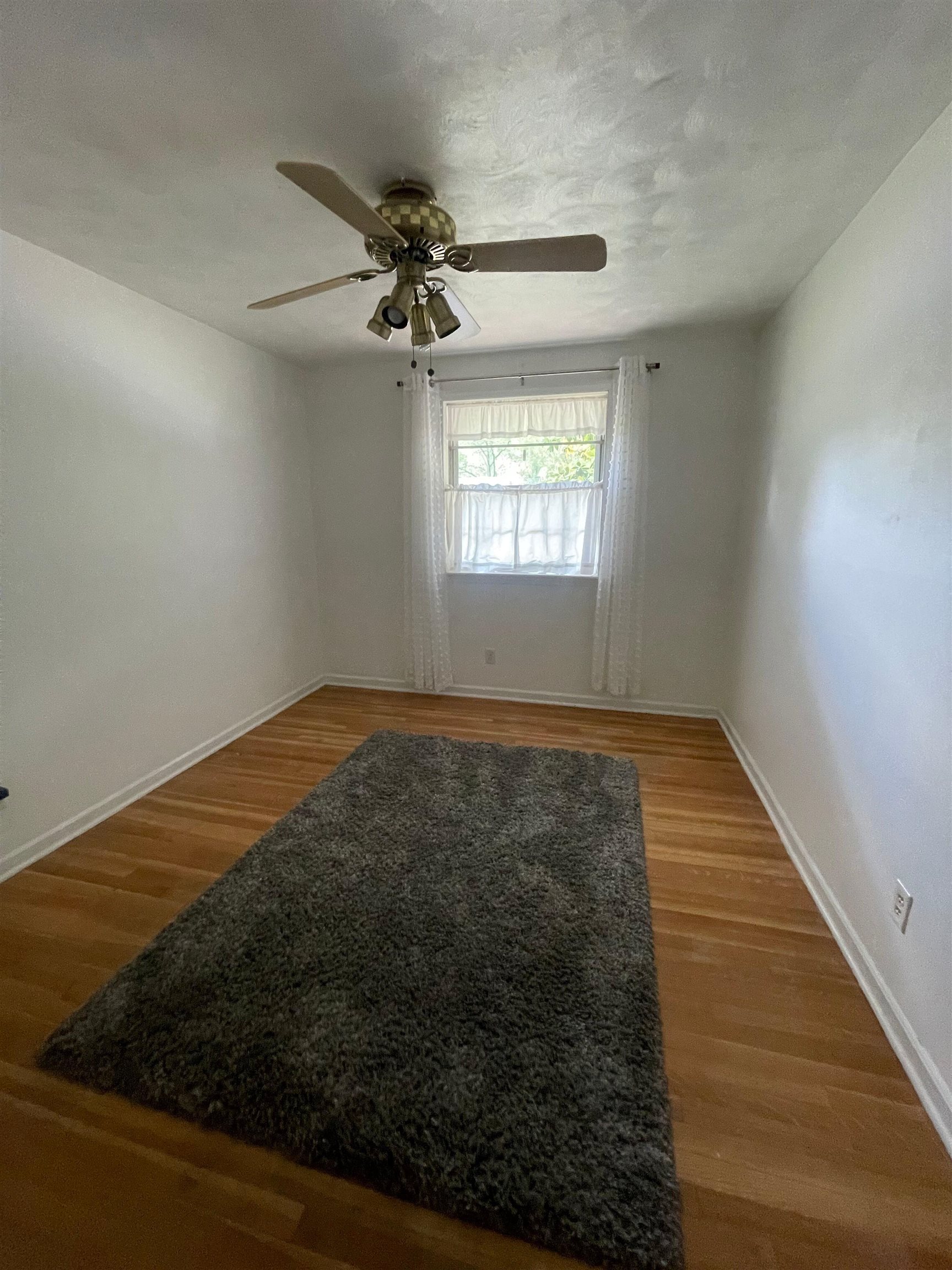 1577 STERLING DR