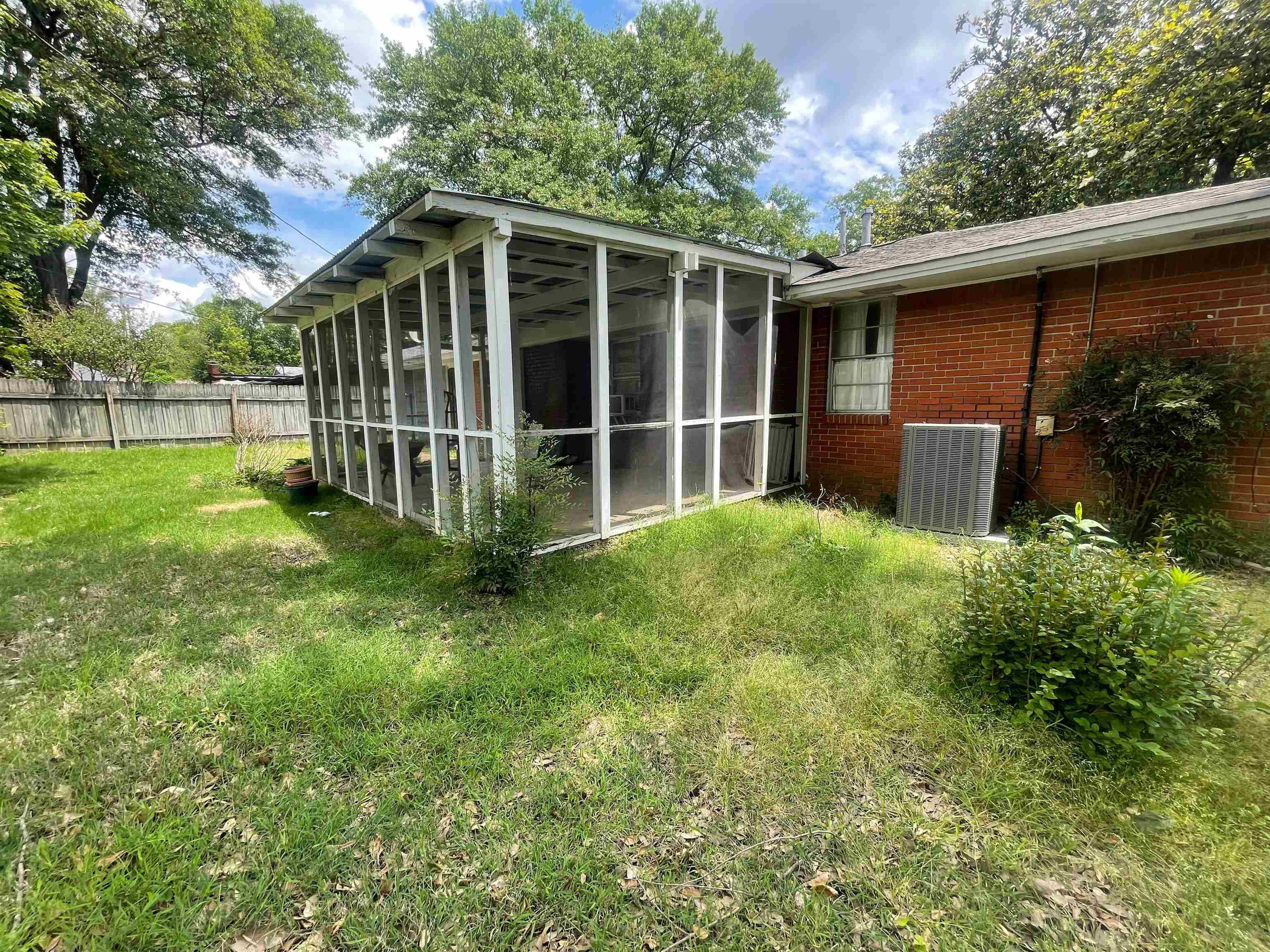 1577 STERLING DR
