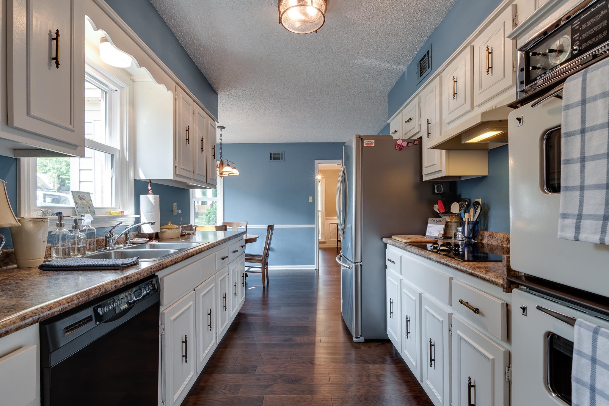 1836 GRENVILLE DR