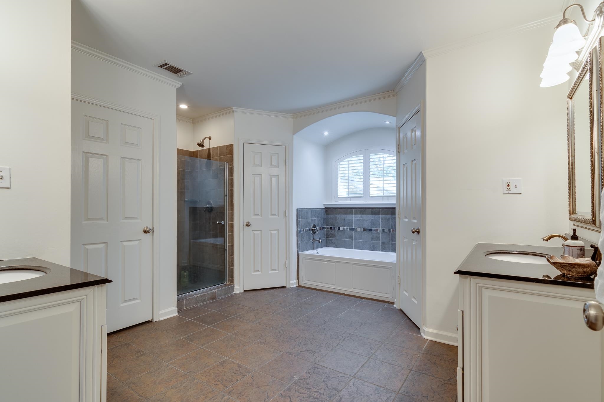 24 NORMANDY CIR