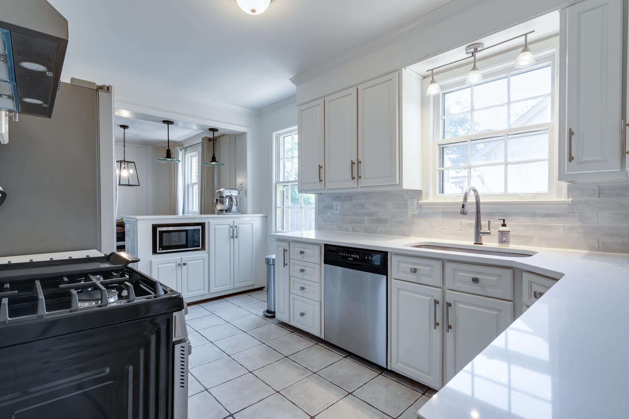 24 NORMANDY CIR