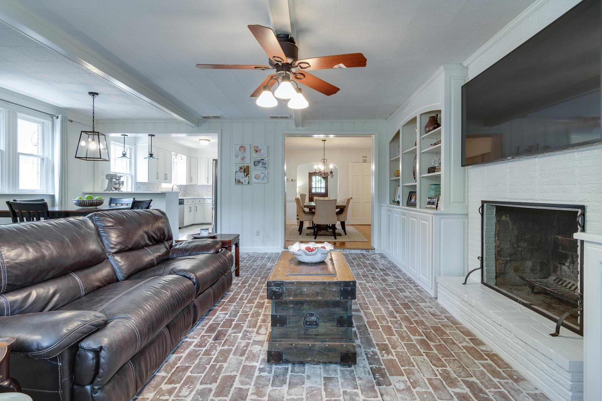 24 NORMANDY CIR