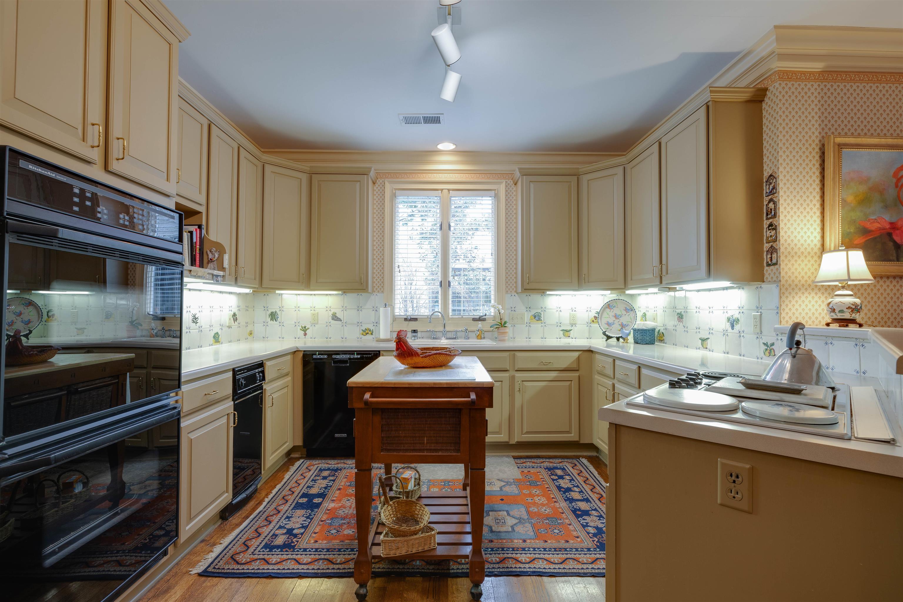 1438 LEFLEUR PL