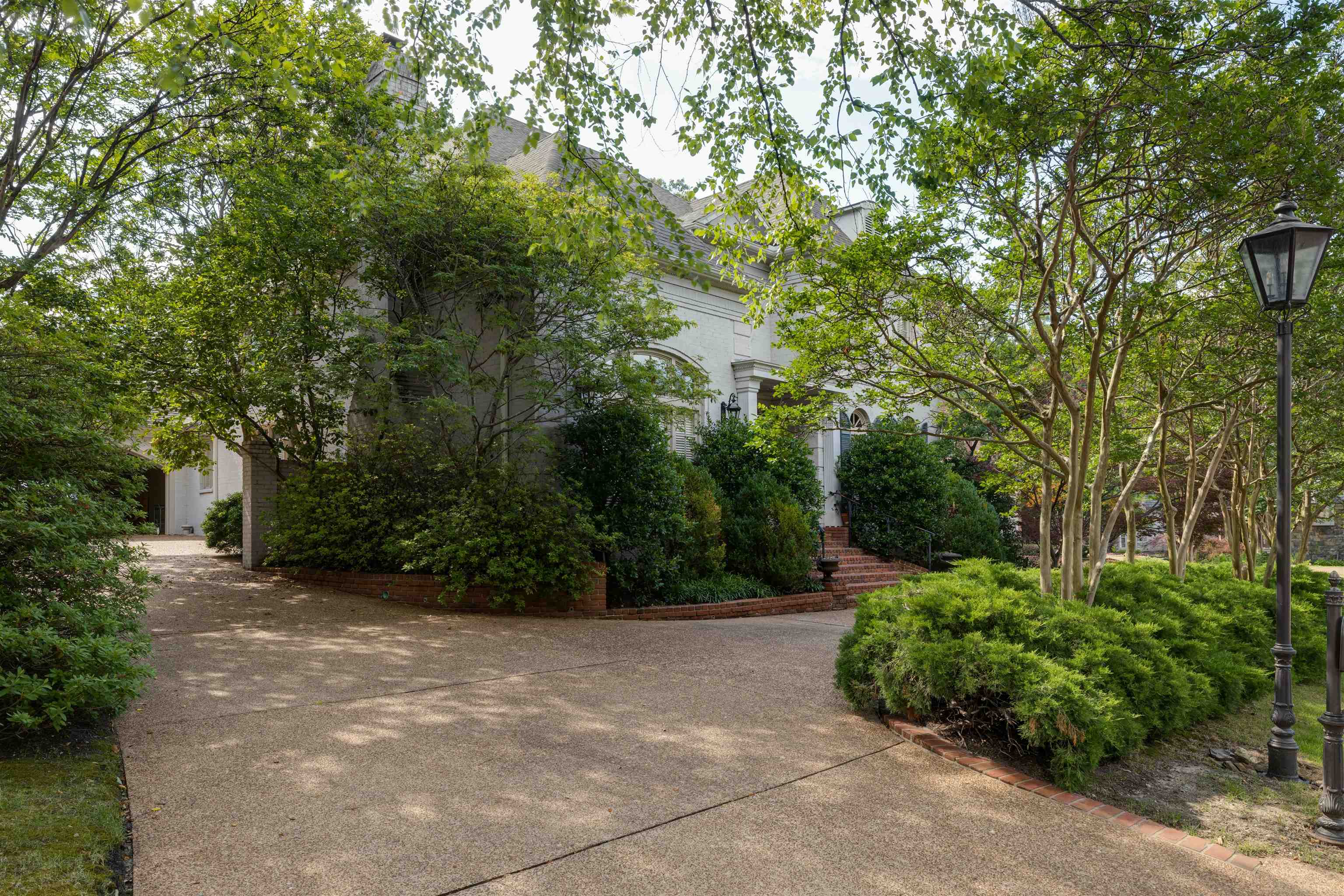 1438 LEFLEUR PL