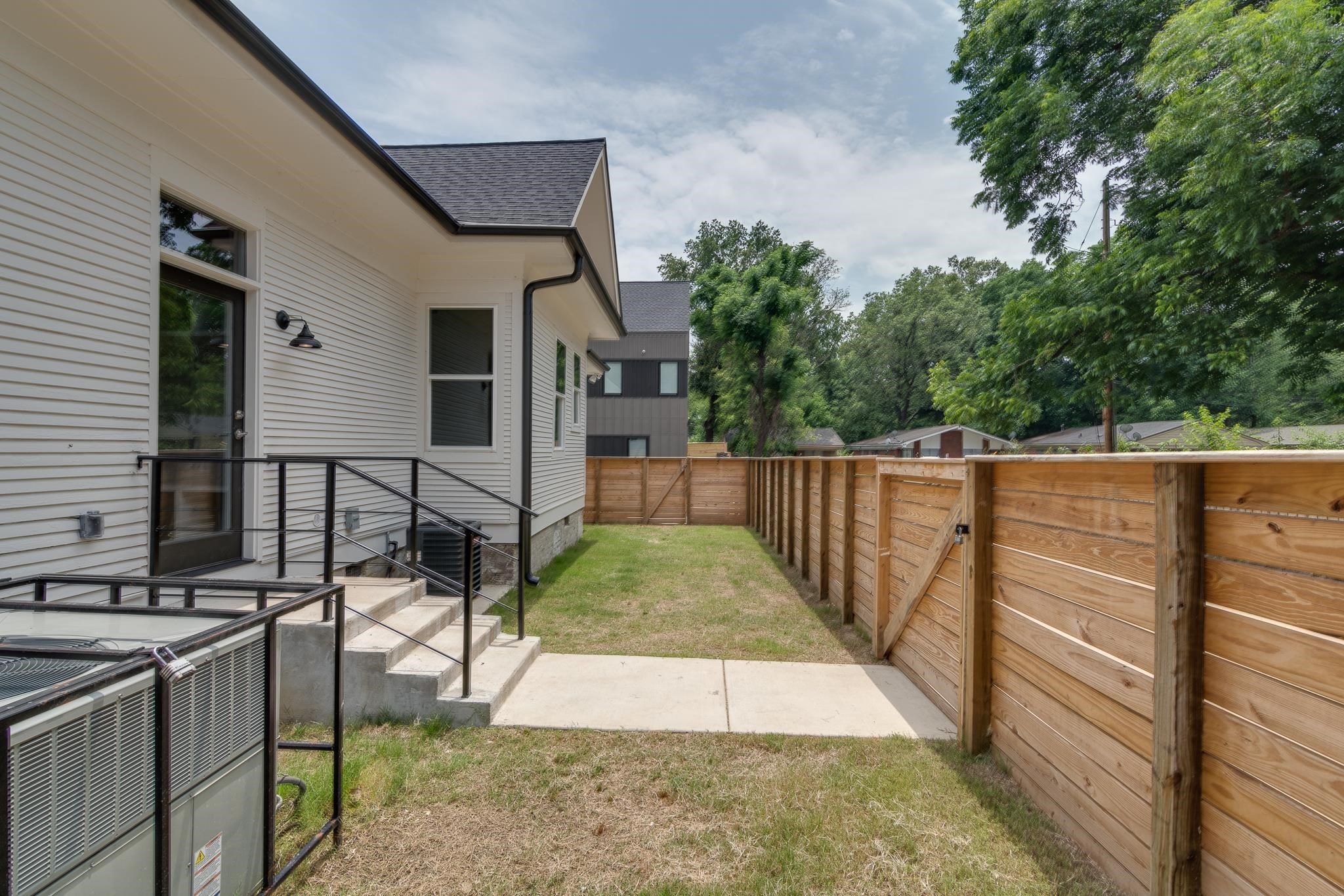 3605 CARNES AVE