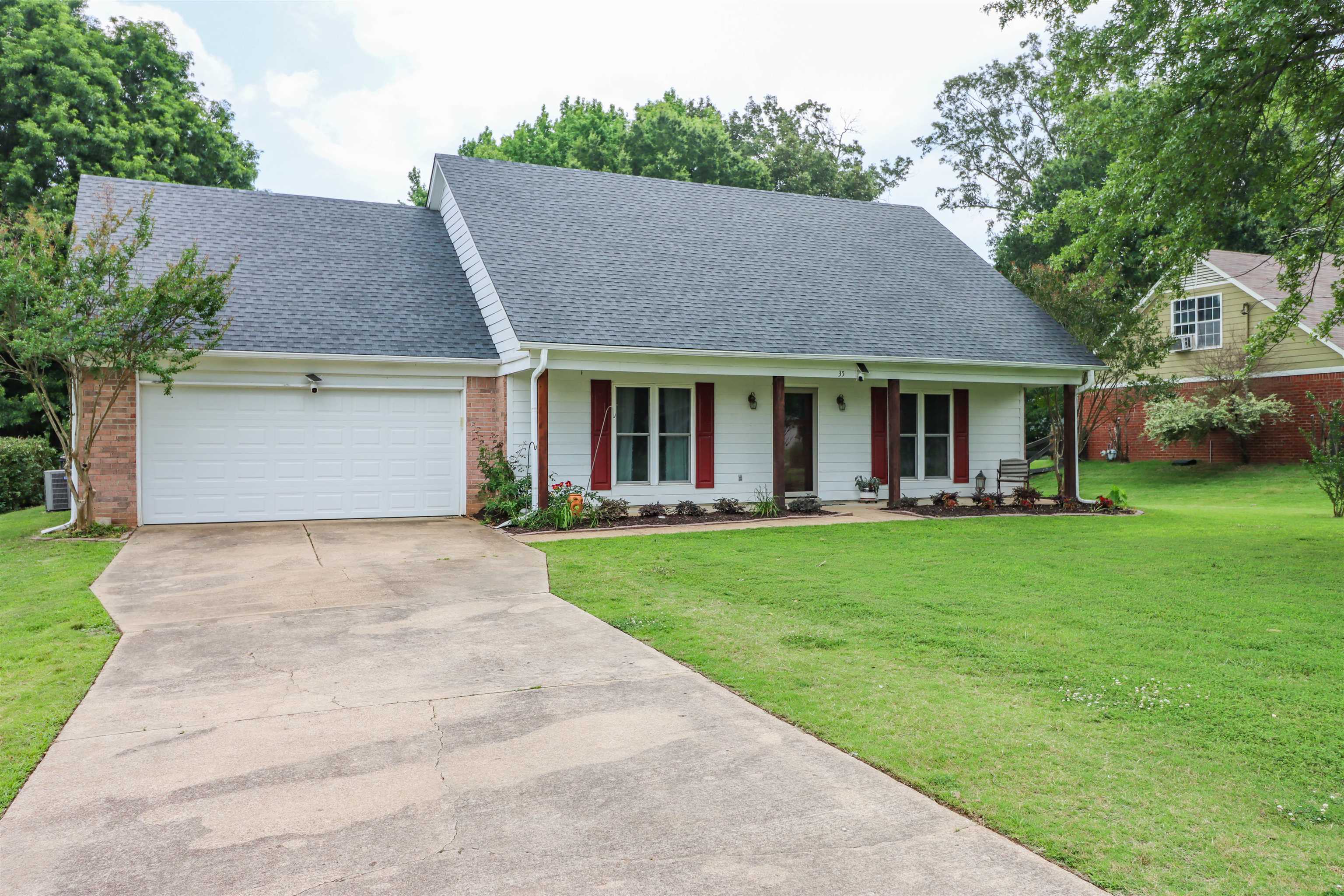 35 COUNTRY PLACE DR