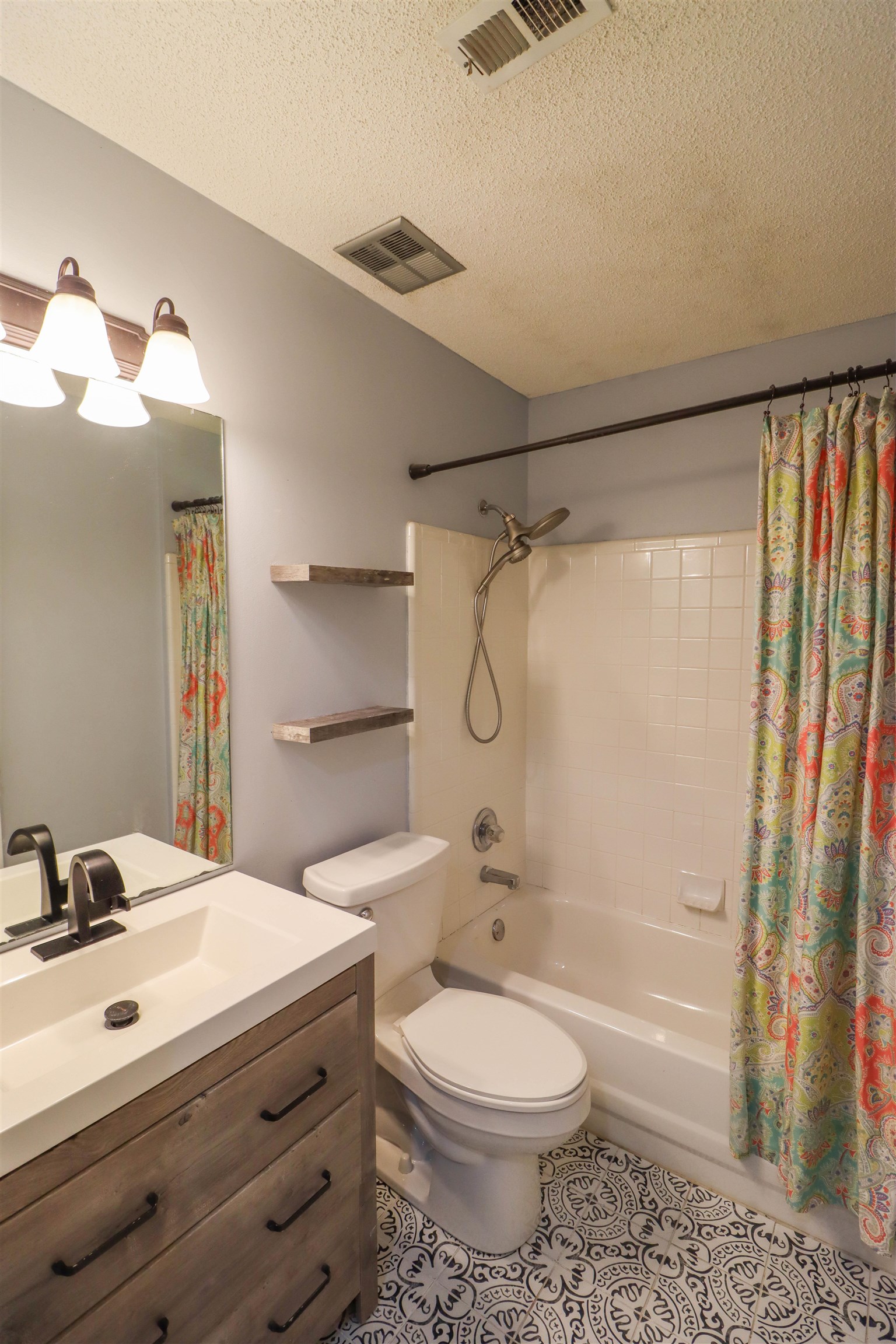 35 COUNTRY PLACE DR