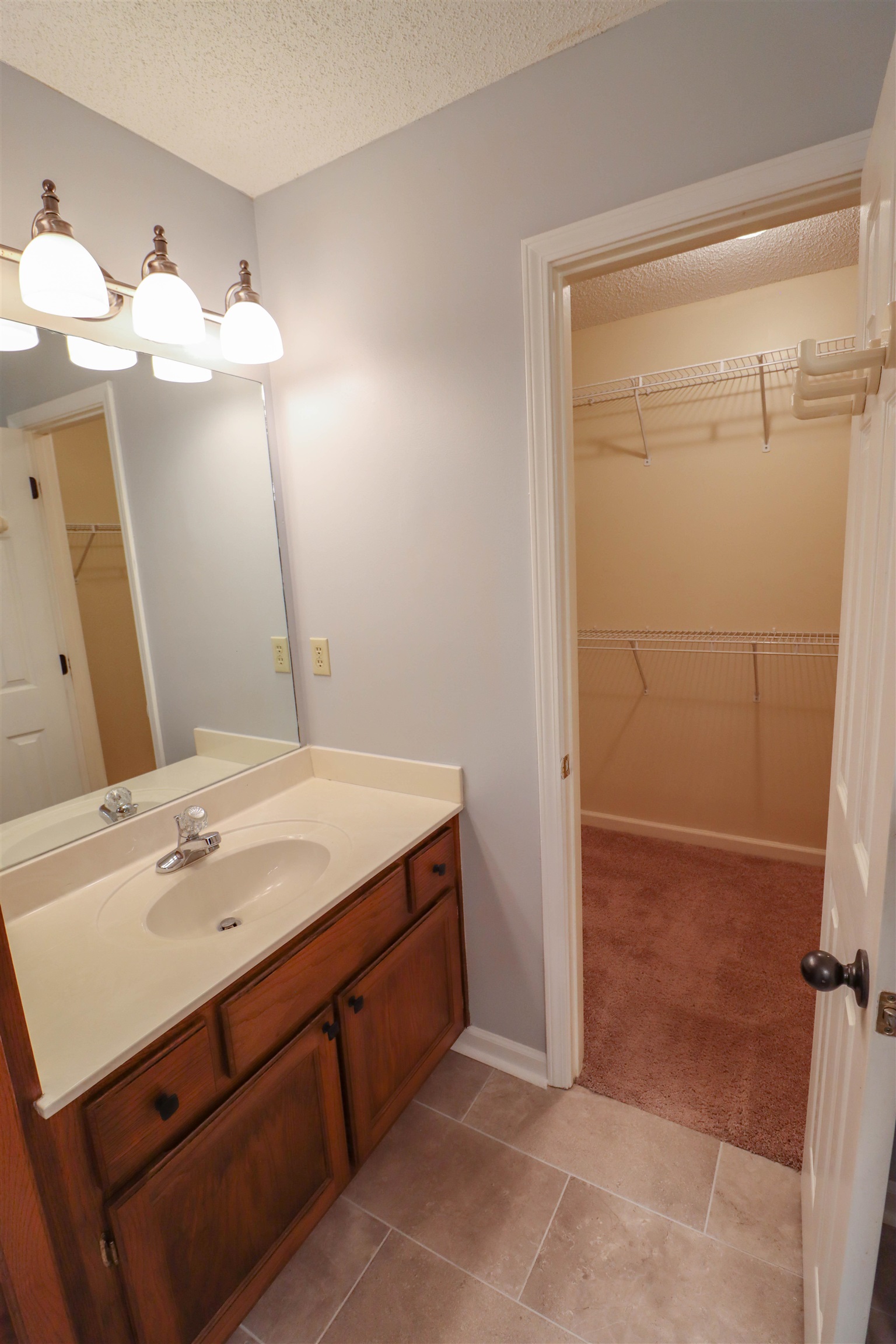 35 COUNTRY PLACE DR
