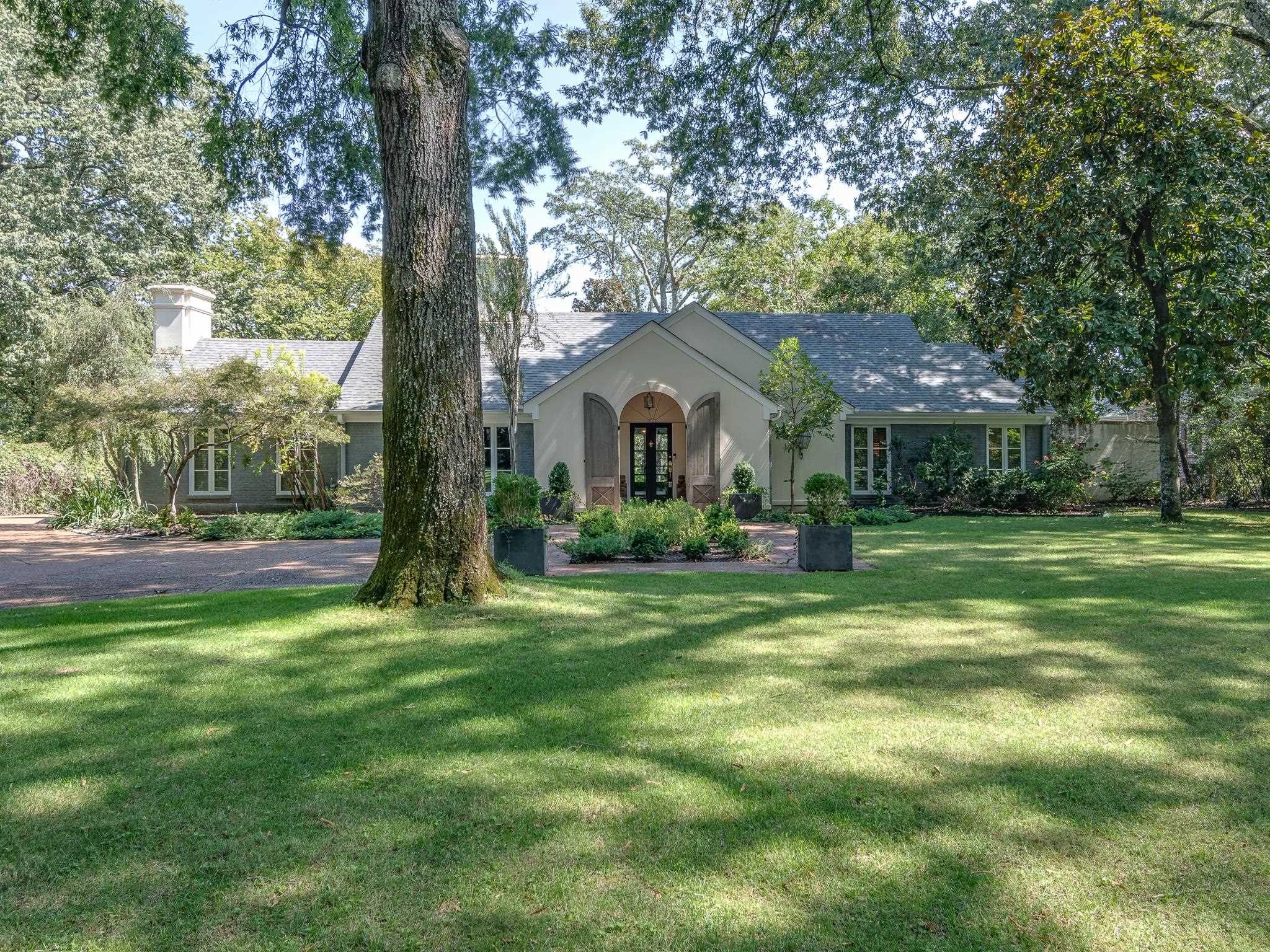 338 GREENWAY RD, Memphis, TN 38117