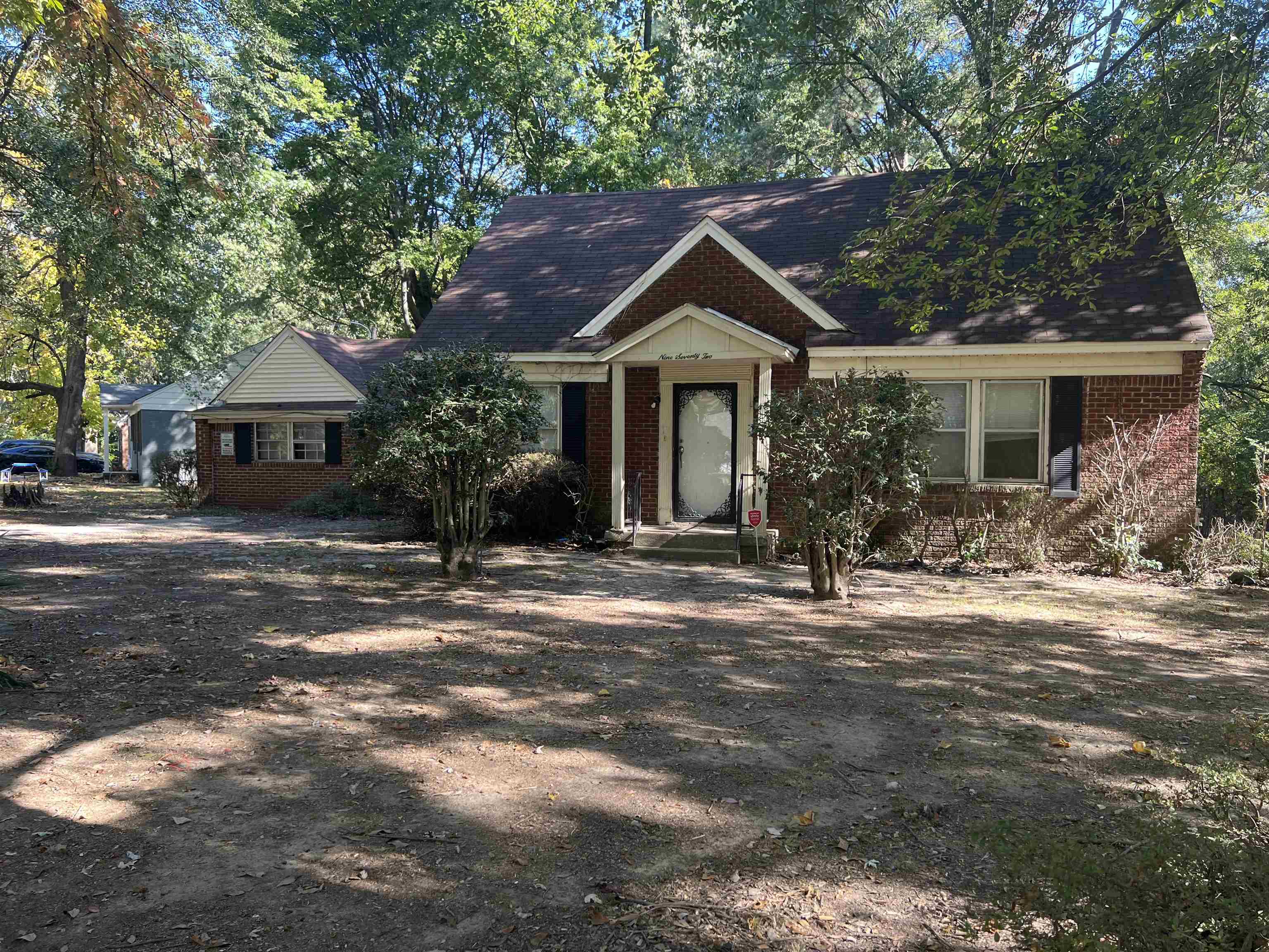 972 s whitehaven park cir memphis tn 38116