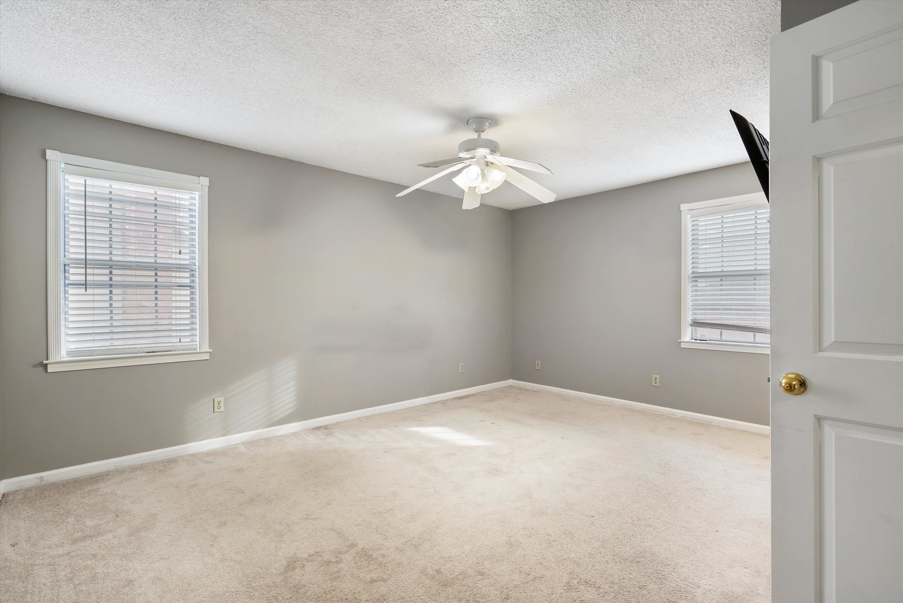 145 E LAWNWOOD DR