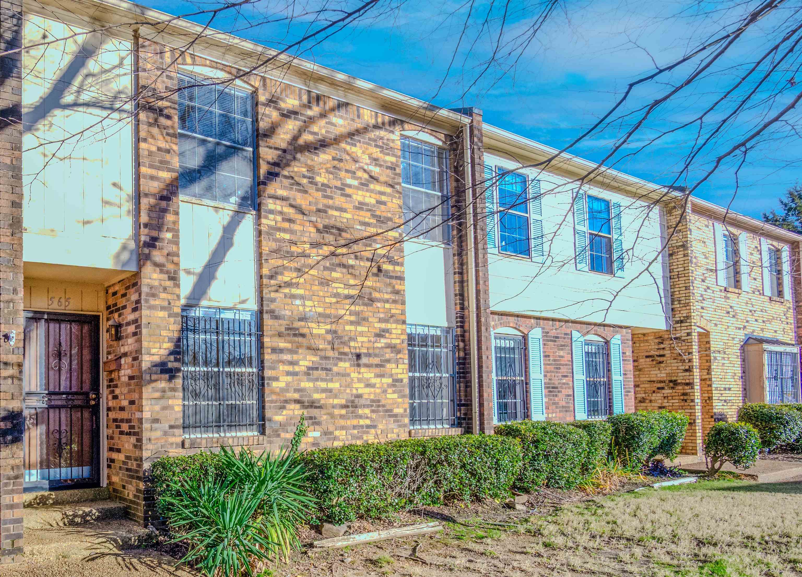 565 E MENDENVIEW DR E 565