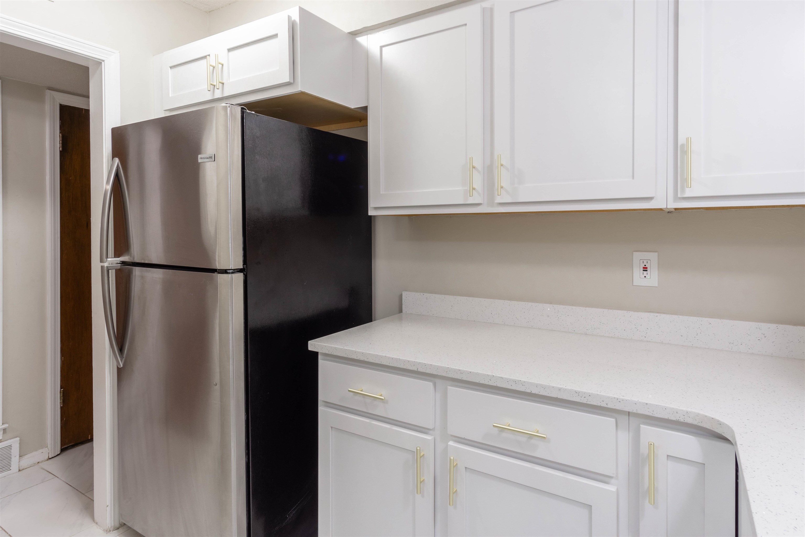 565 E MENDENVIEW DR E 565