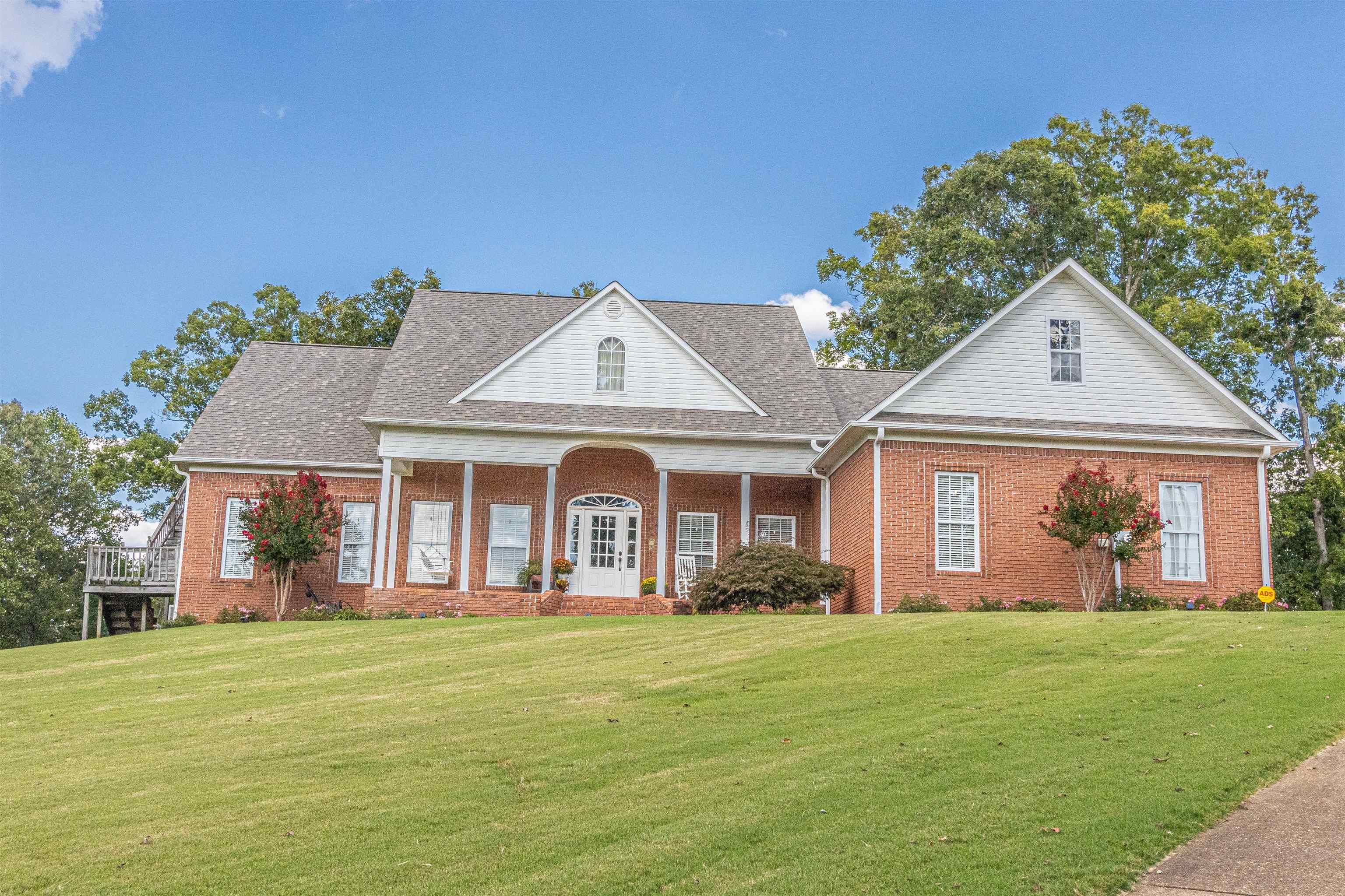 1260 LAKE FIELD RD, SELMER, TN 38375 Farm & Home Realty Selmer, TN Real Estate