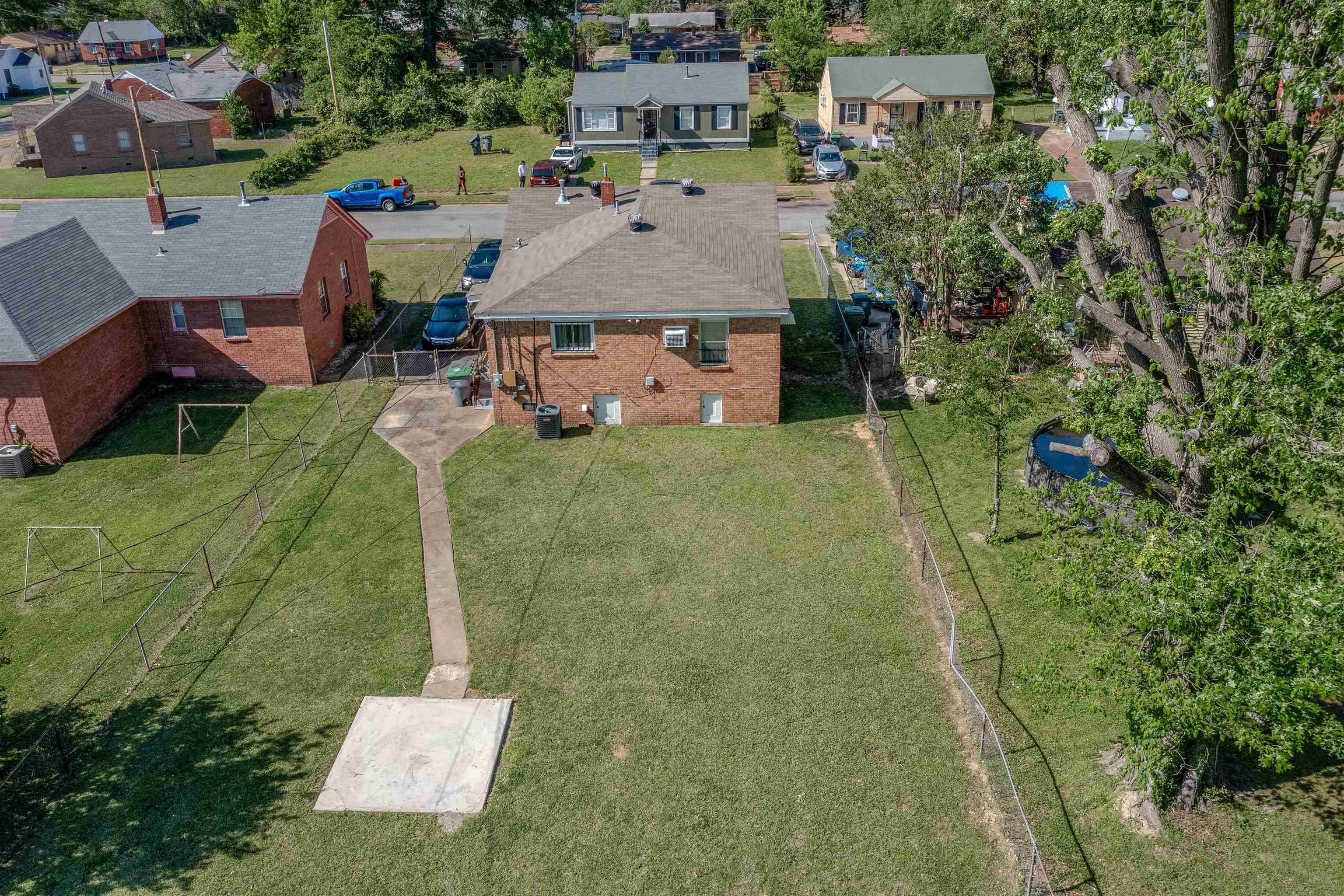 1523 DORIS AVE