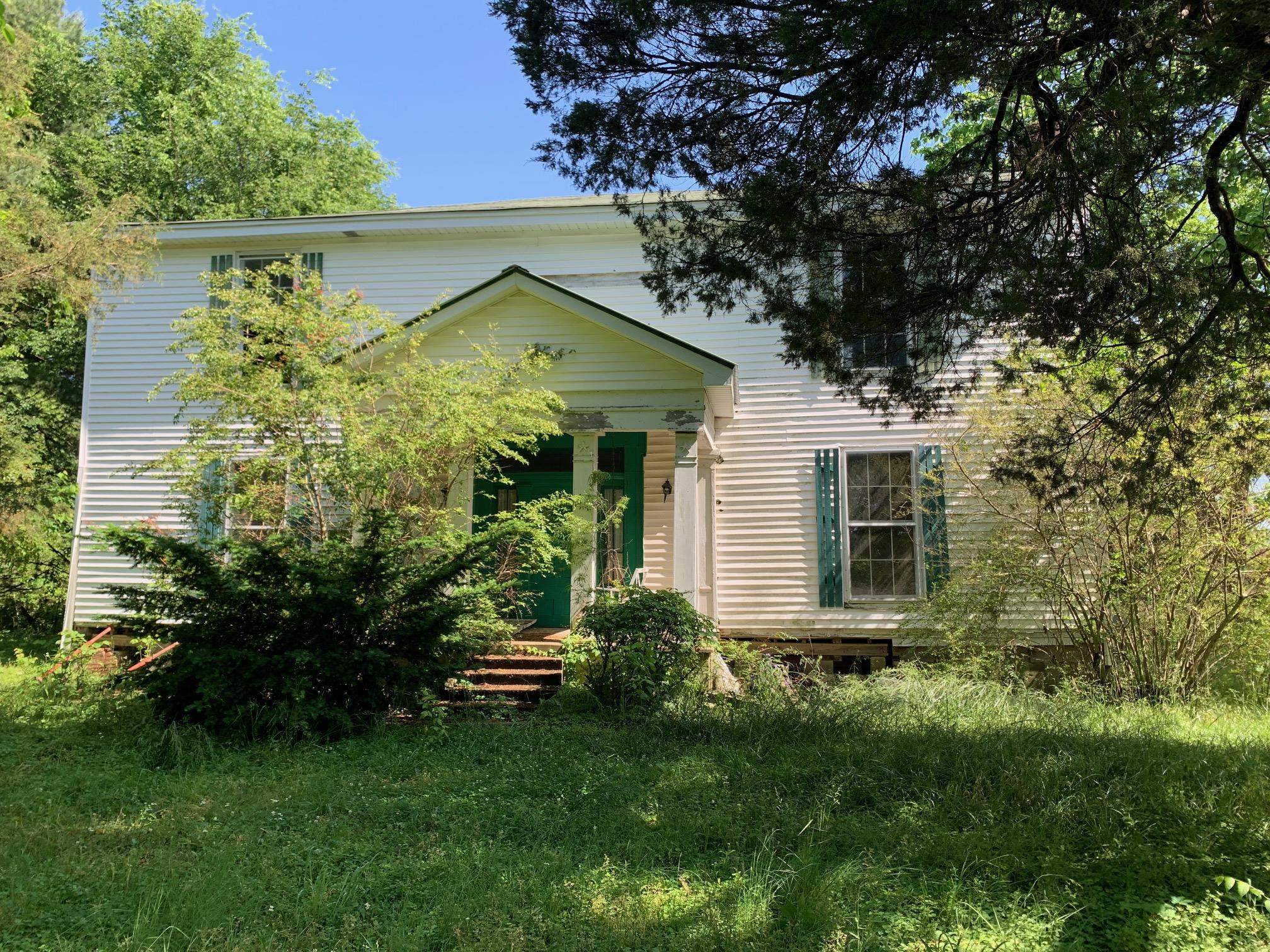 423 KAREN DR, BOLIVAR, TN 38008 Farm & Home Realty Selmer, TN Real