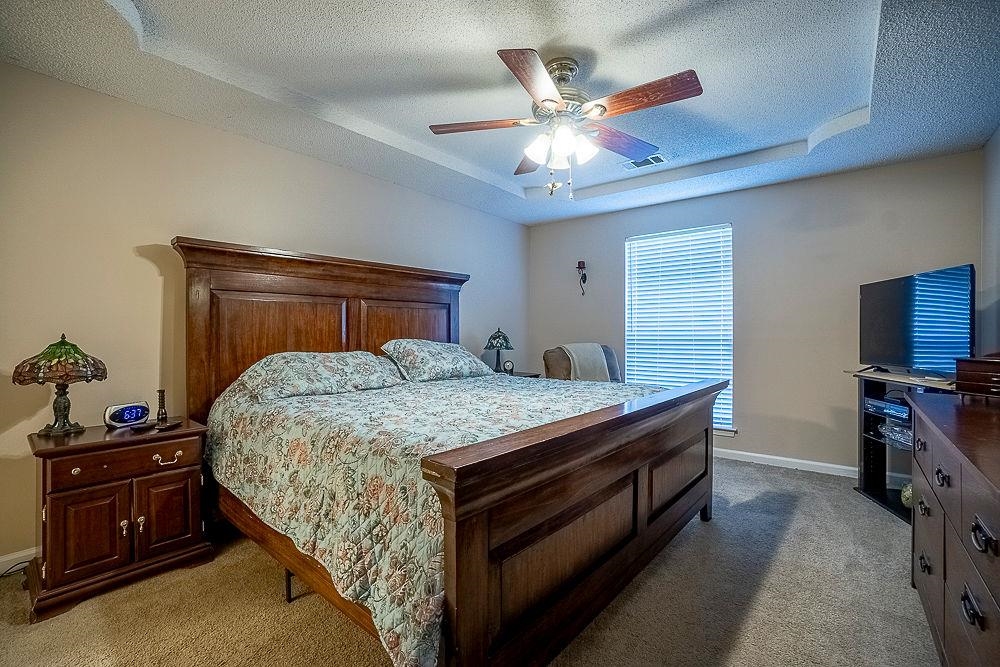 Really large primary bedroom with big walk-in closet.