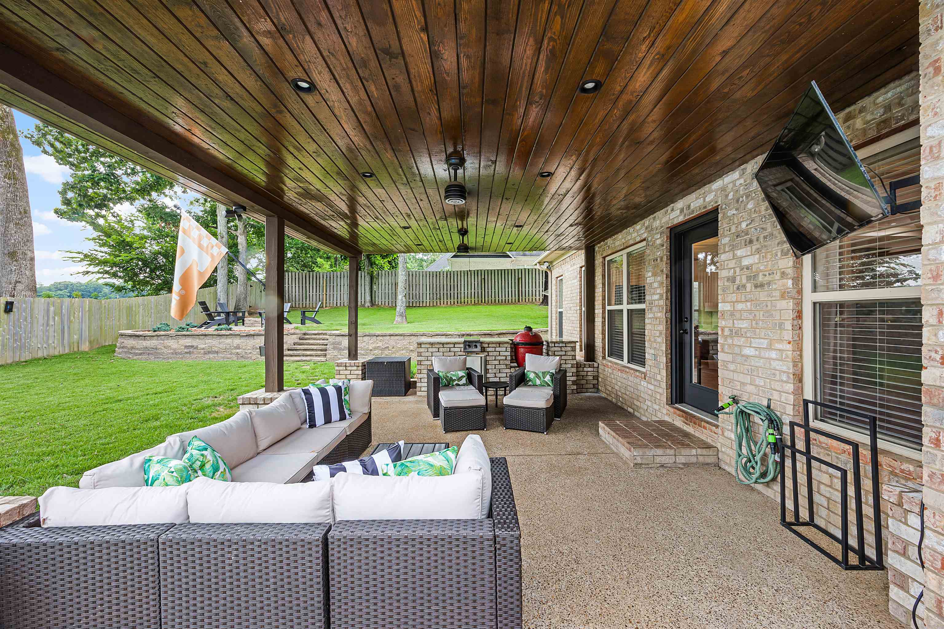View of patio with outdoor lounge area