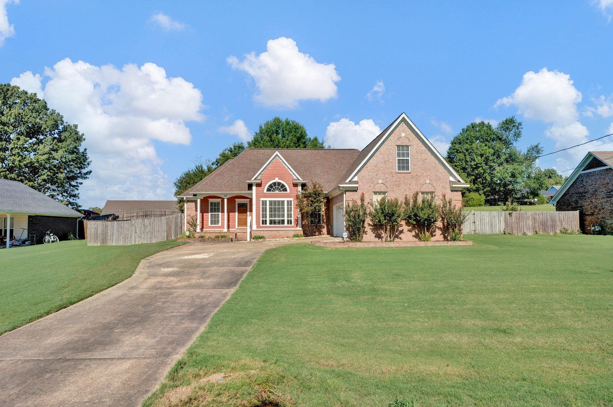 View of front of house featuring a front lawn