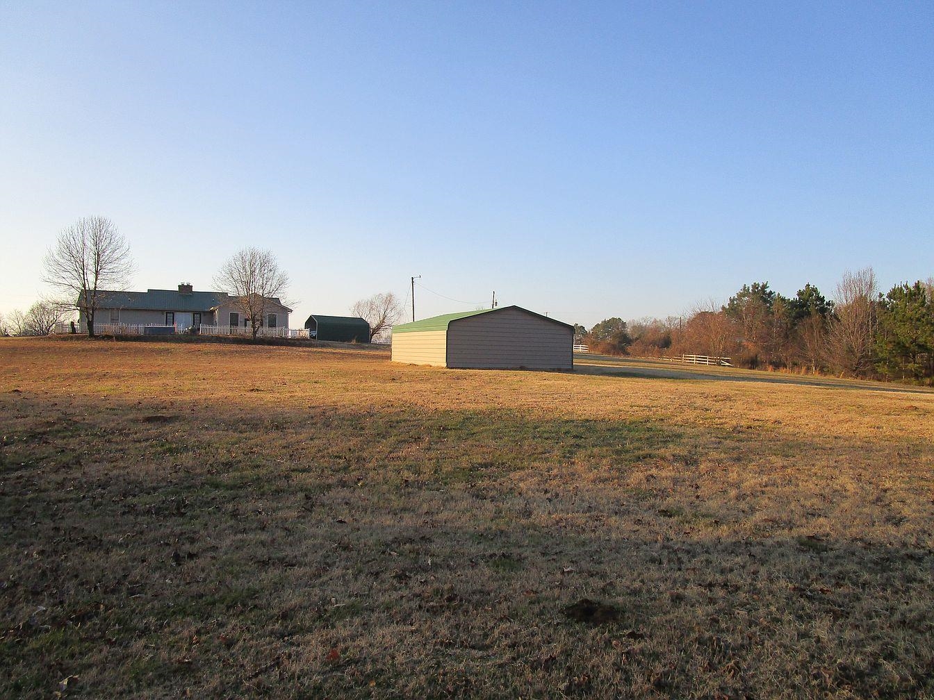 5201 Purdy, Selmer, Tennessee image 25