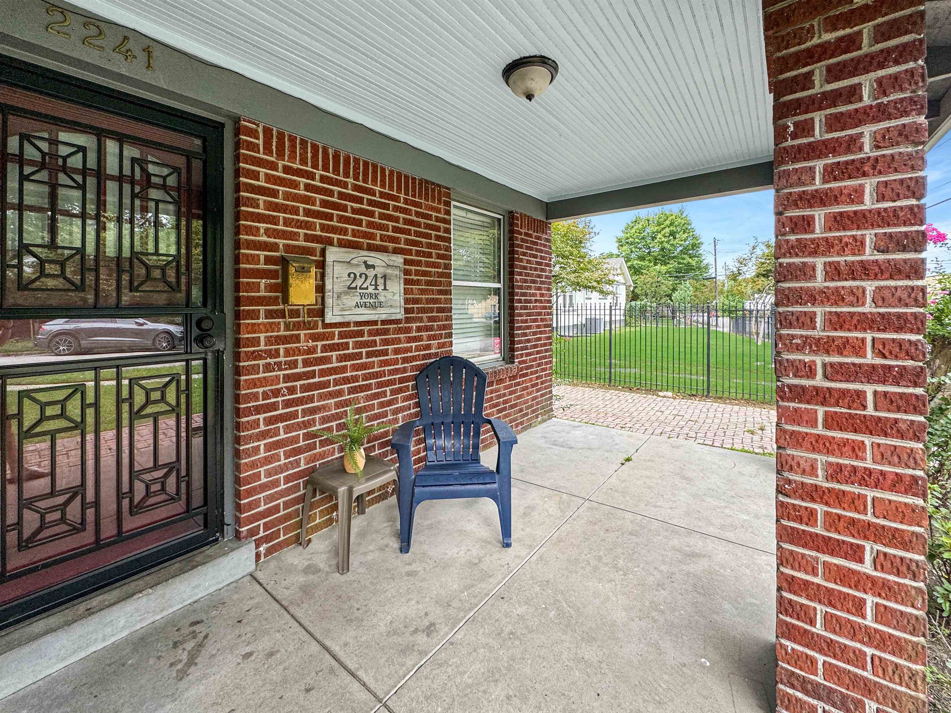 View of patio / terrace with a porch