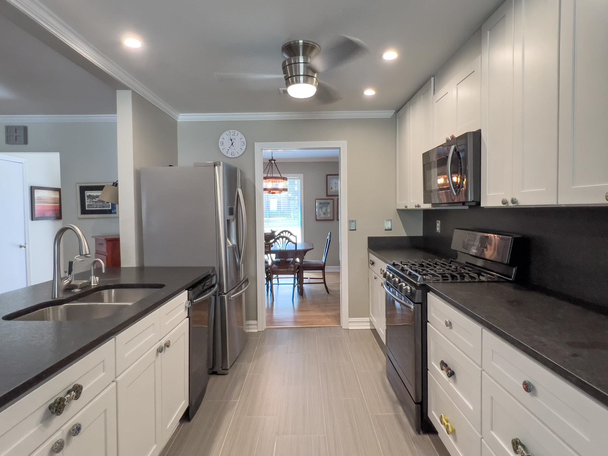 Open Kitchen with breakfast bar