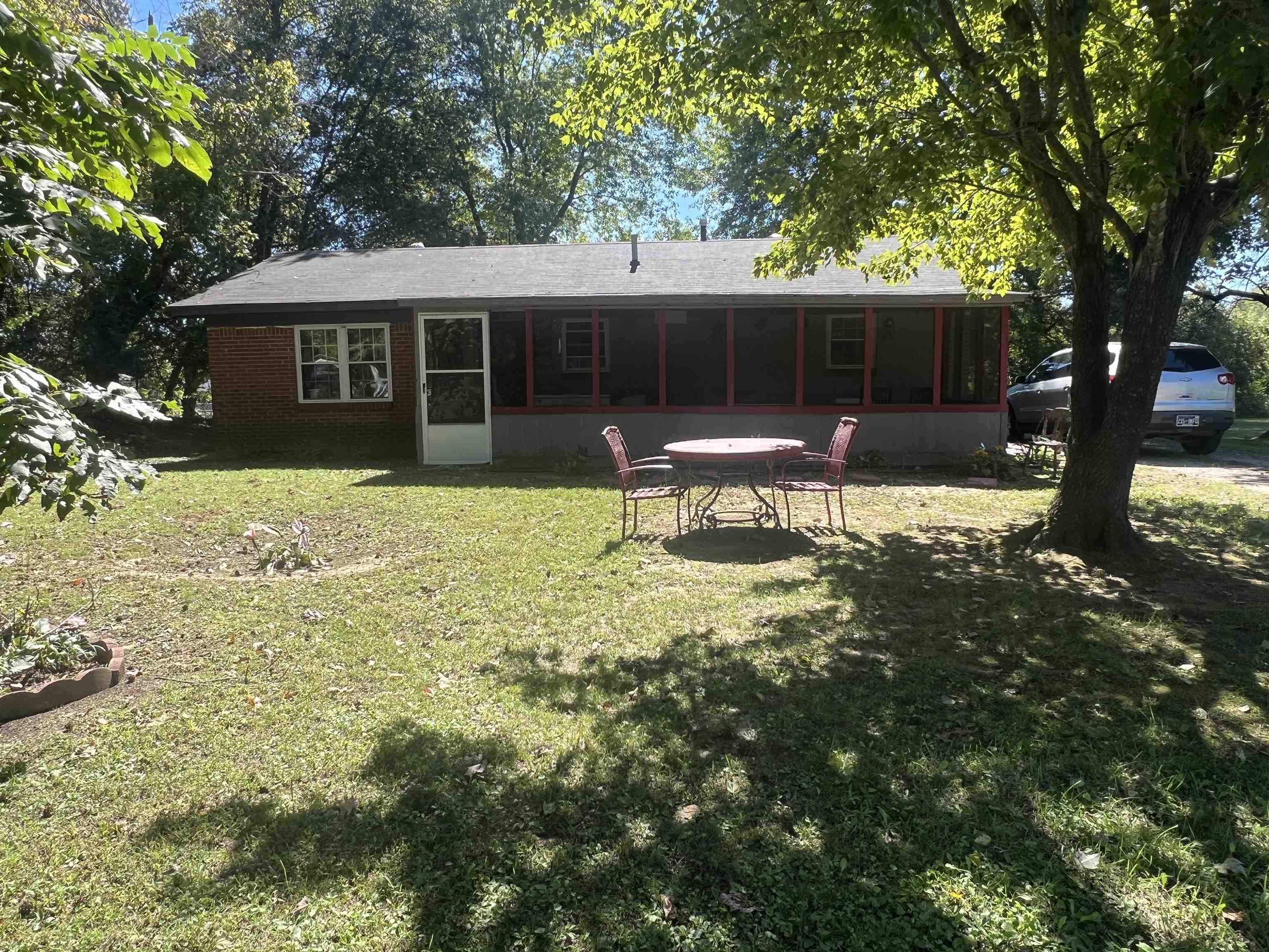 SCREENED PORCH