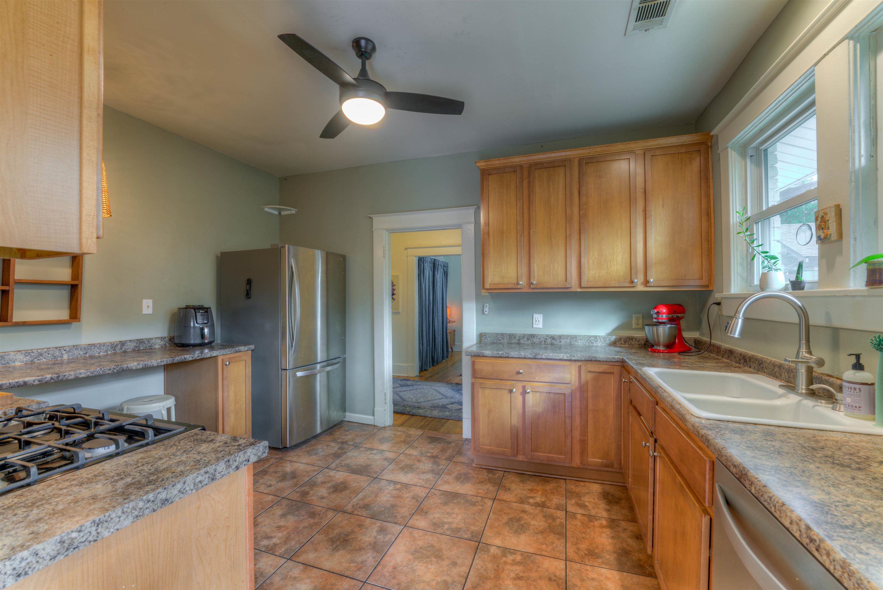 765 N Belvedere, Memphis, Tennessee image 13