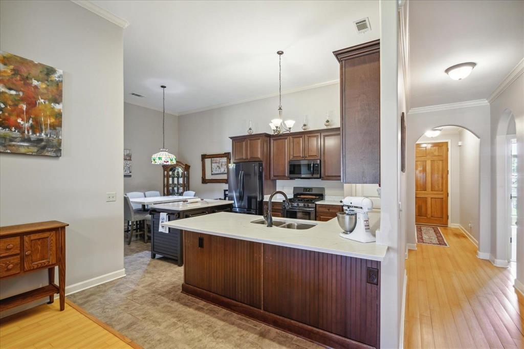 Beautiful kitchen with new quartz counters.