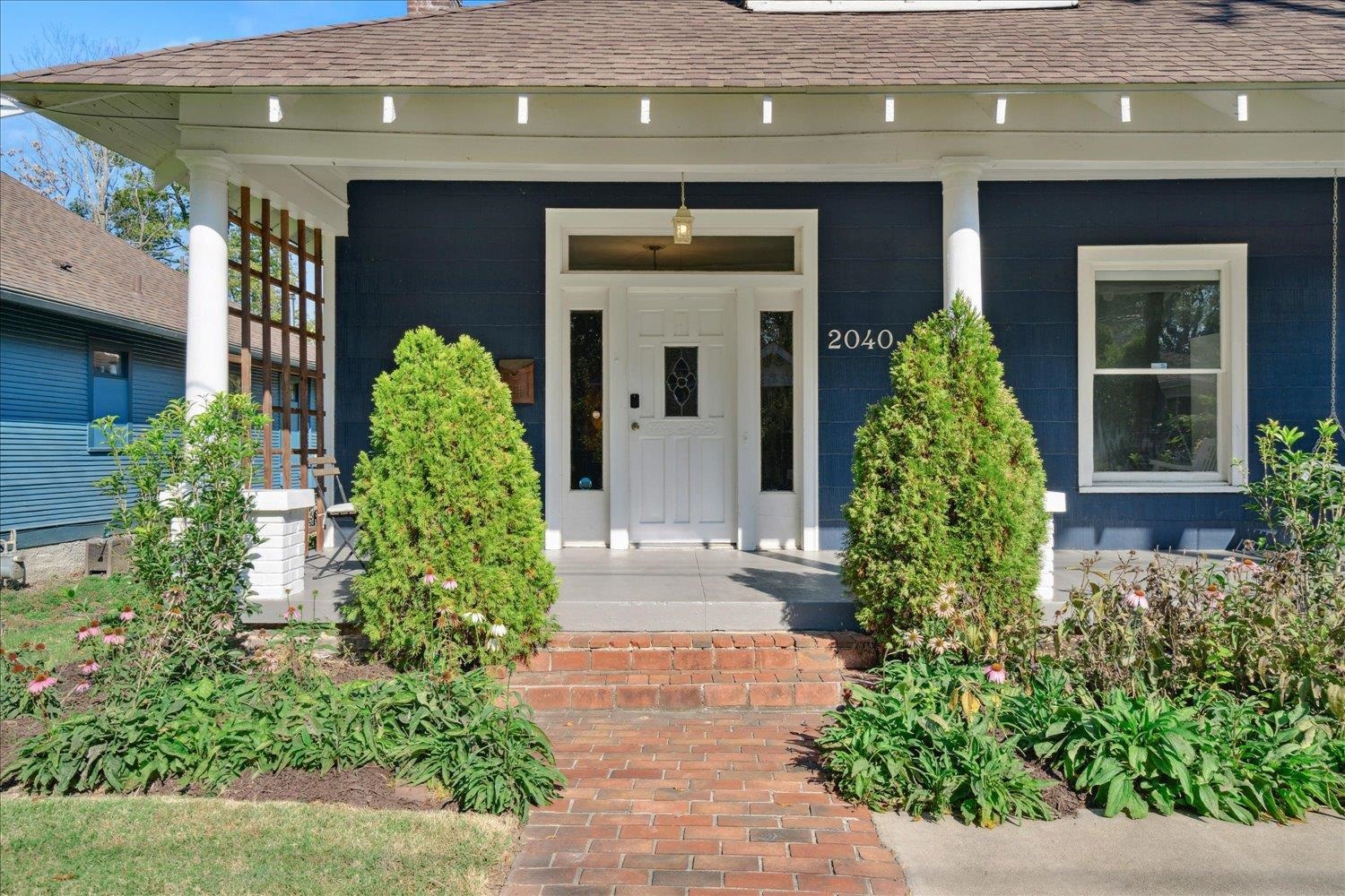 Property entrance with a porch