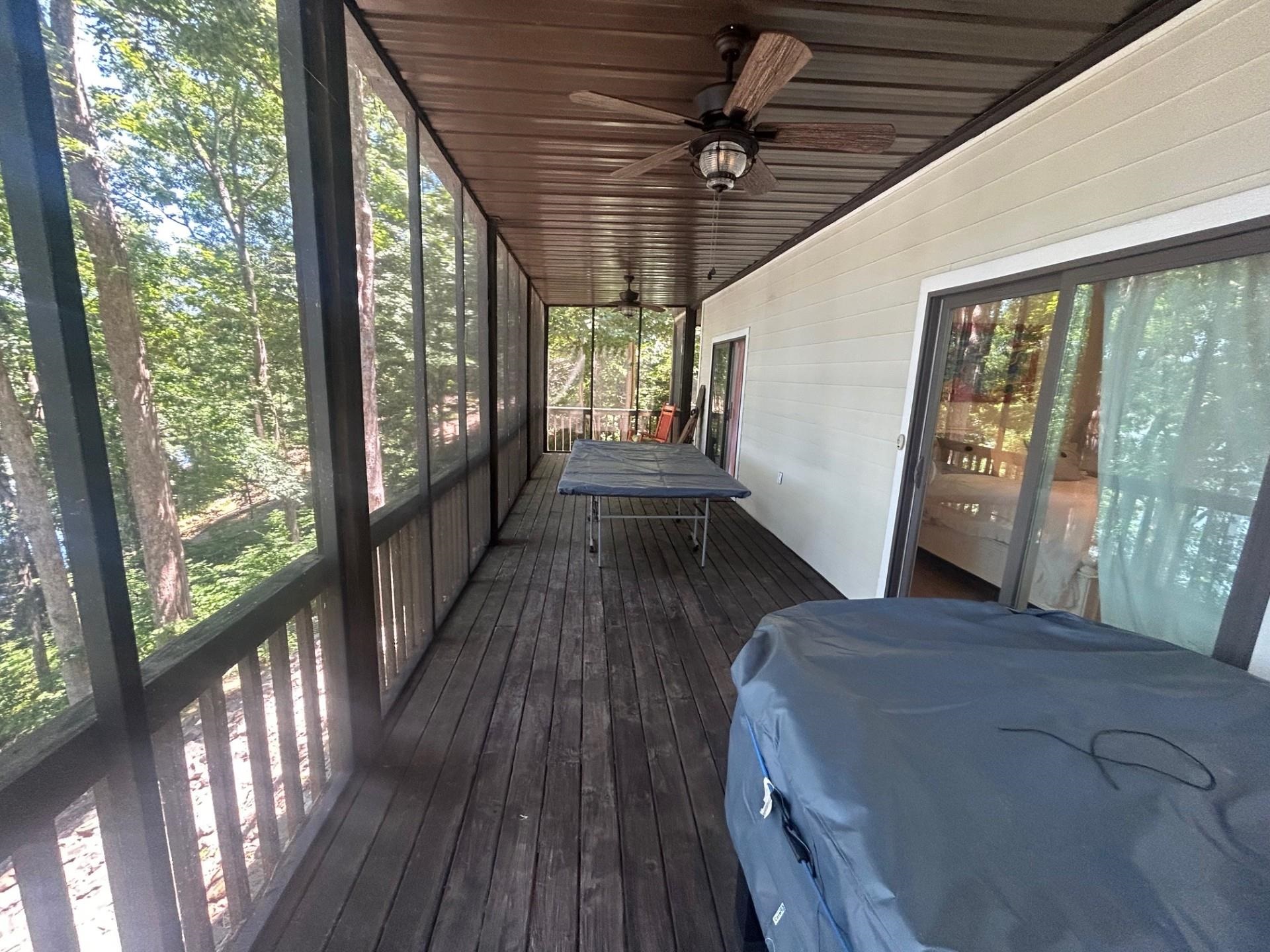 Deck featuring ceiling fan