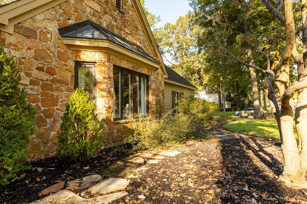 View of home\'s exterior