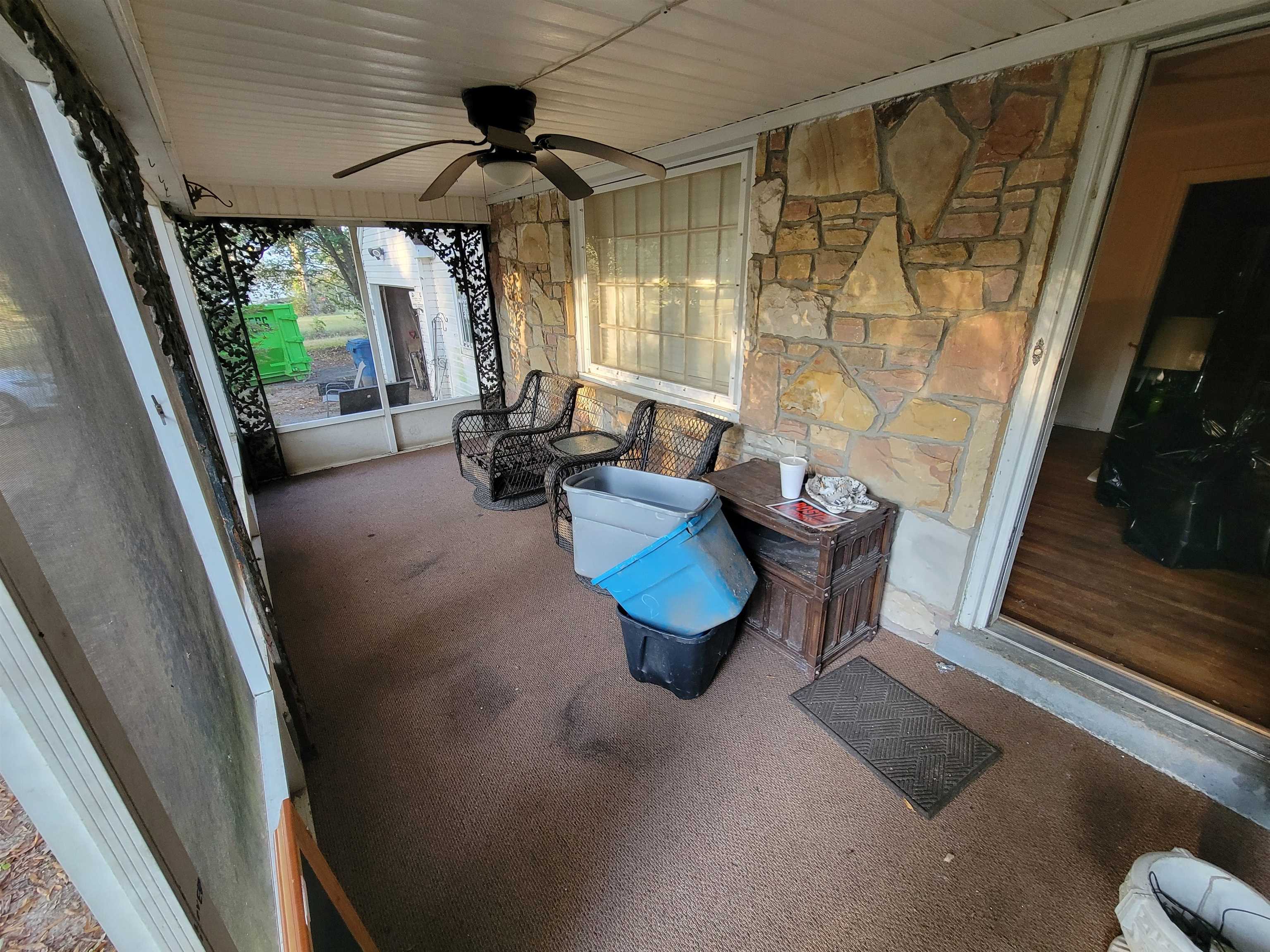 View of patio / terrace with ceiling fan