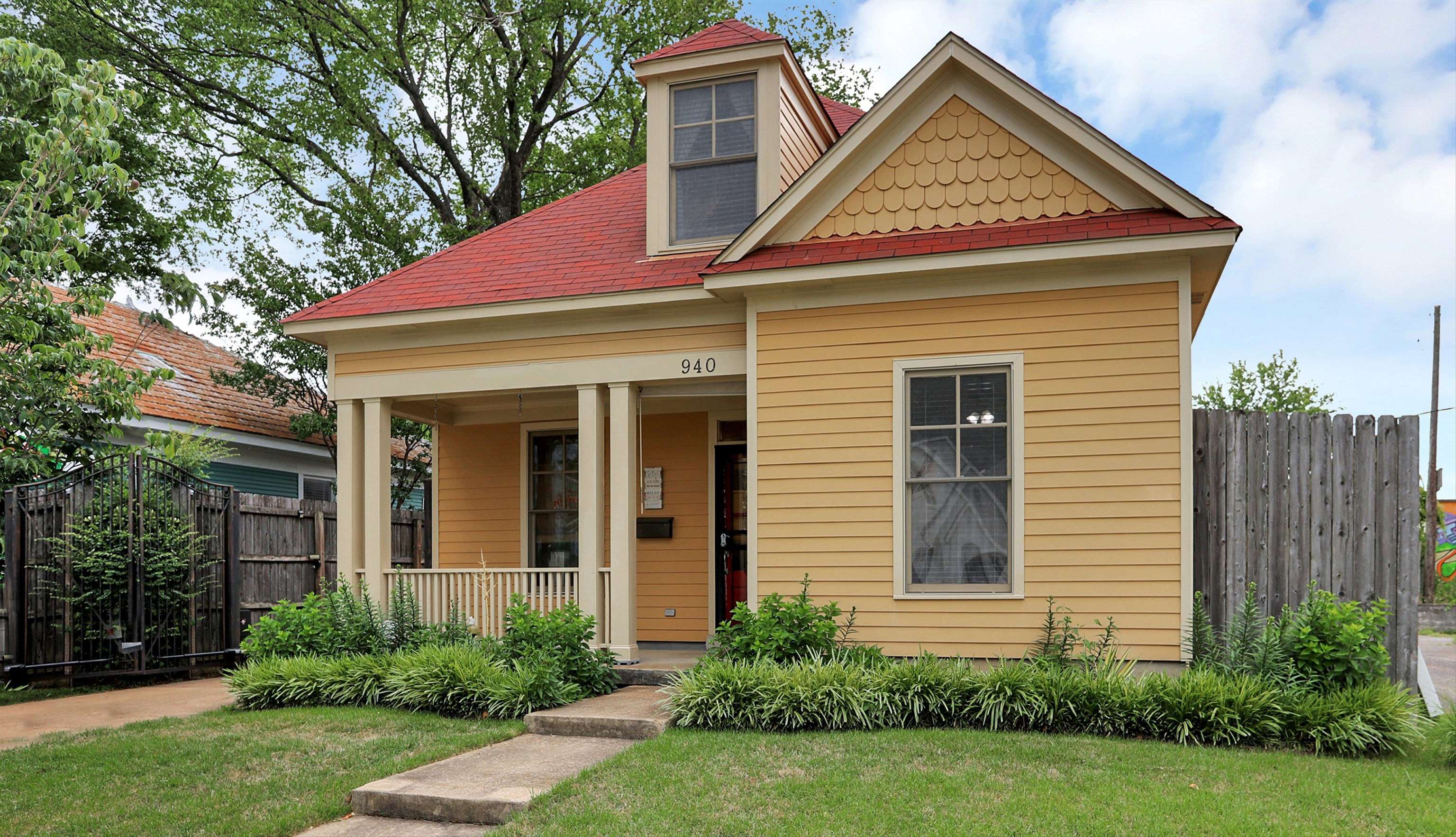 Great front porch! * Midtown Charm * Newer Construction *