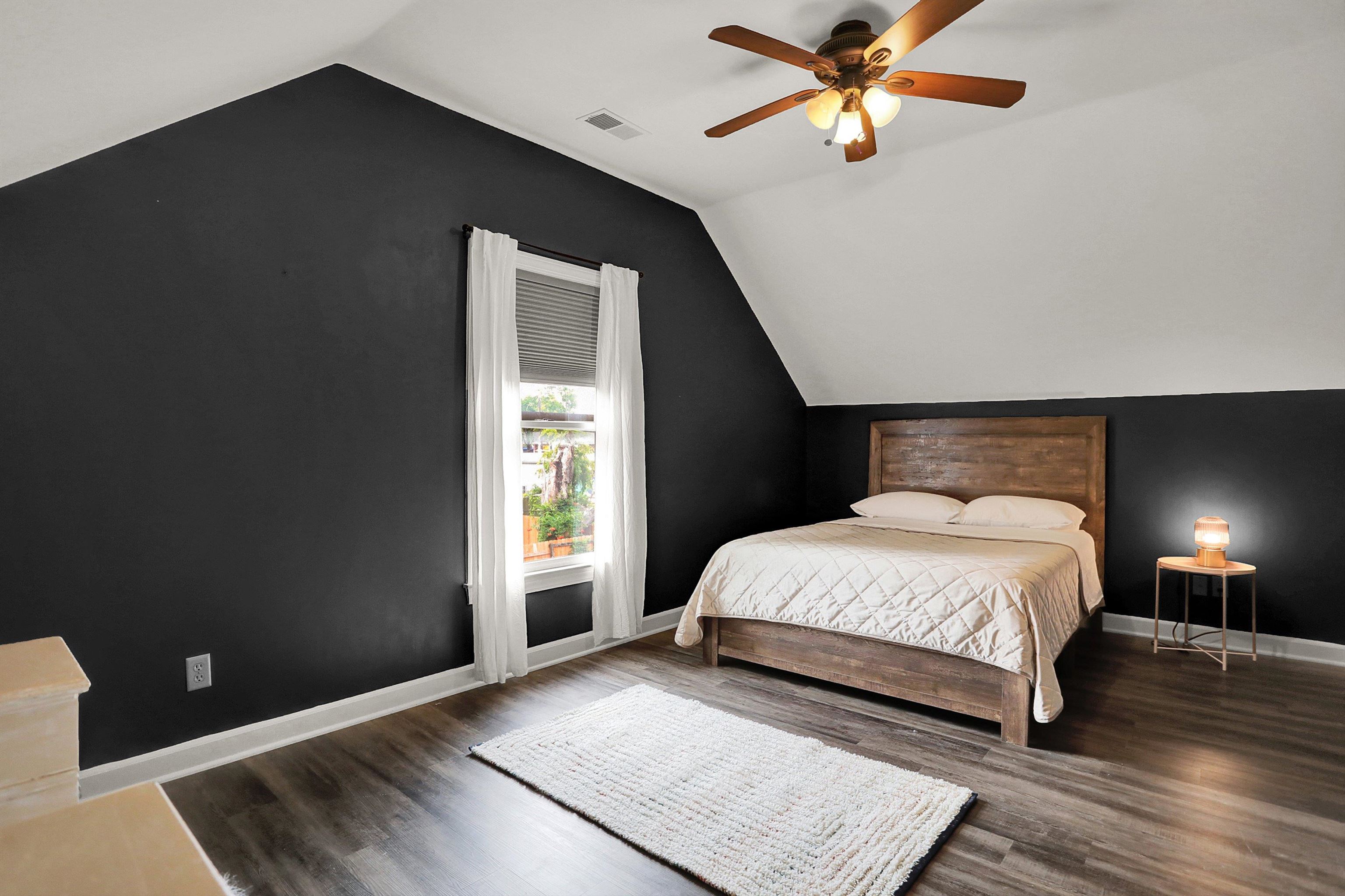 9\' Vaulted Ceilings & Huge Walk-In Closet