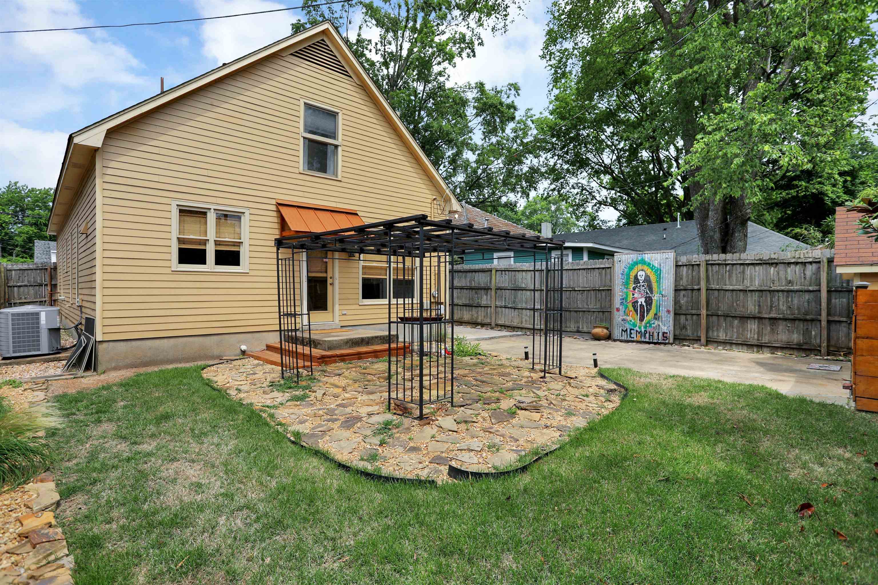 940 Philadelphia, Memphis, Tennessee image 25