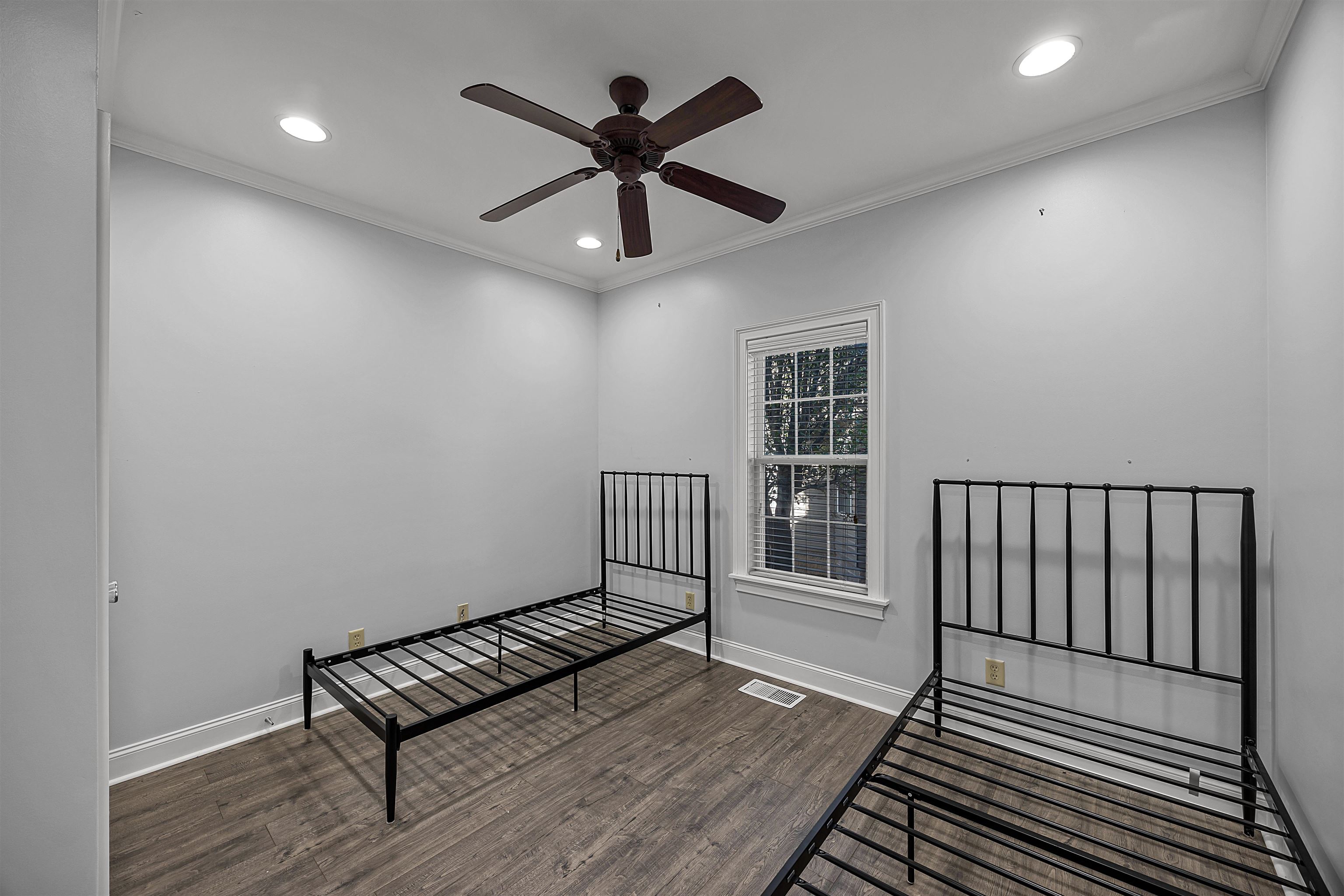 Balcony featuring ceiling fan