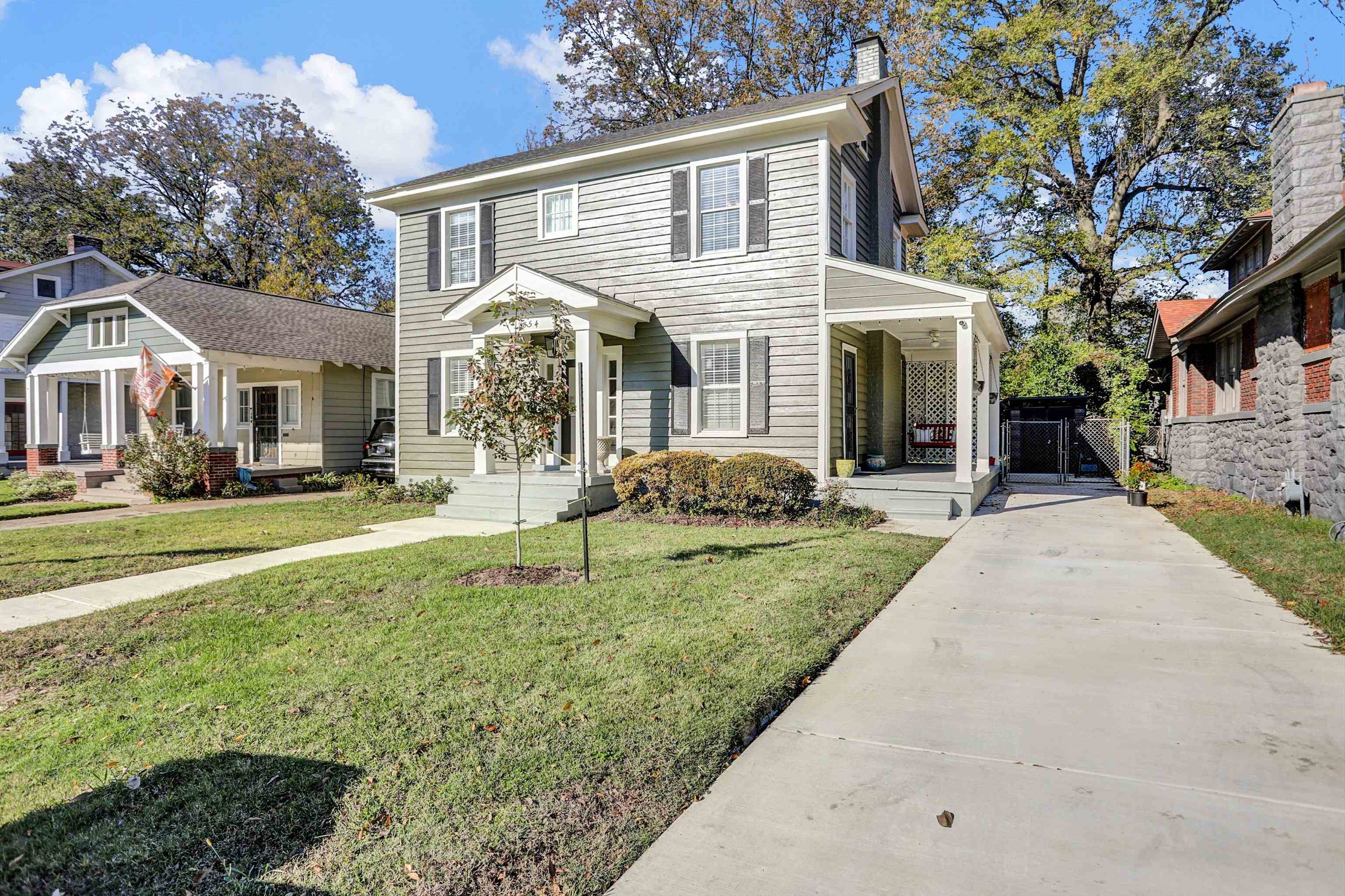 View of front of home featuring a front lawn