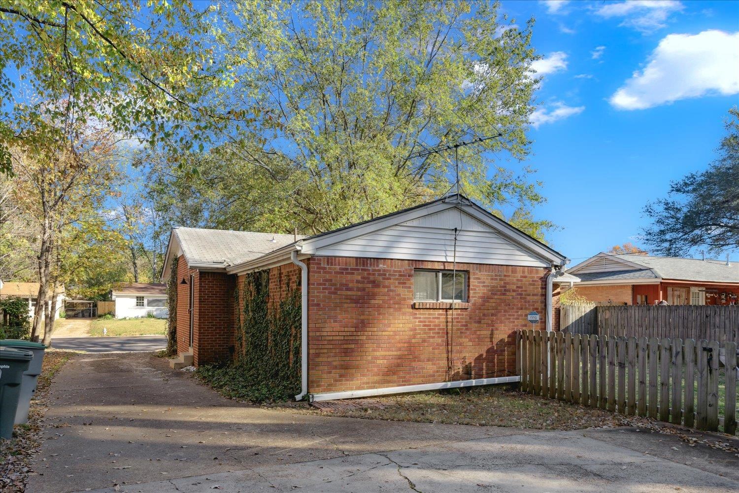View of home\'s exterior