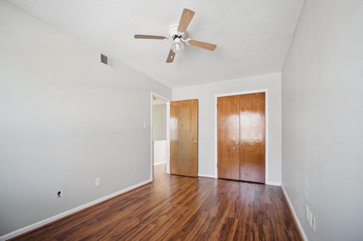 565 E Mendenview Dr 565