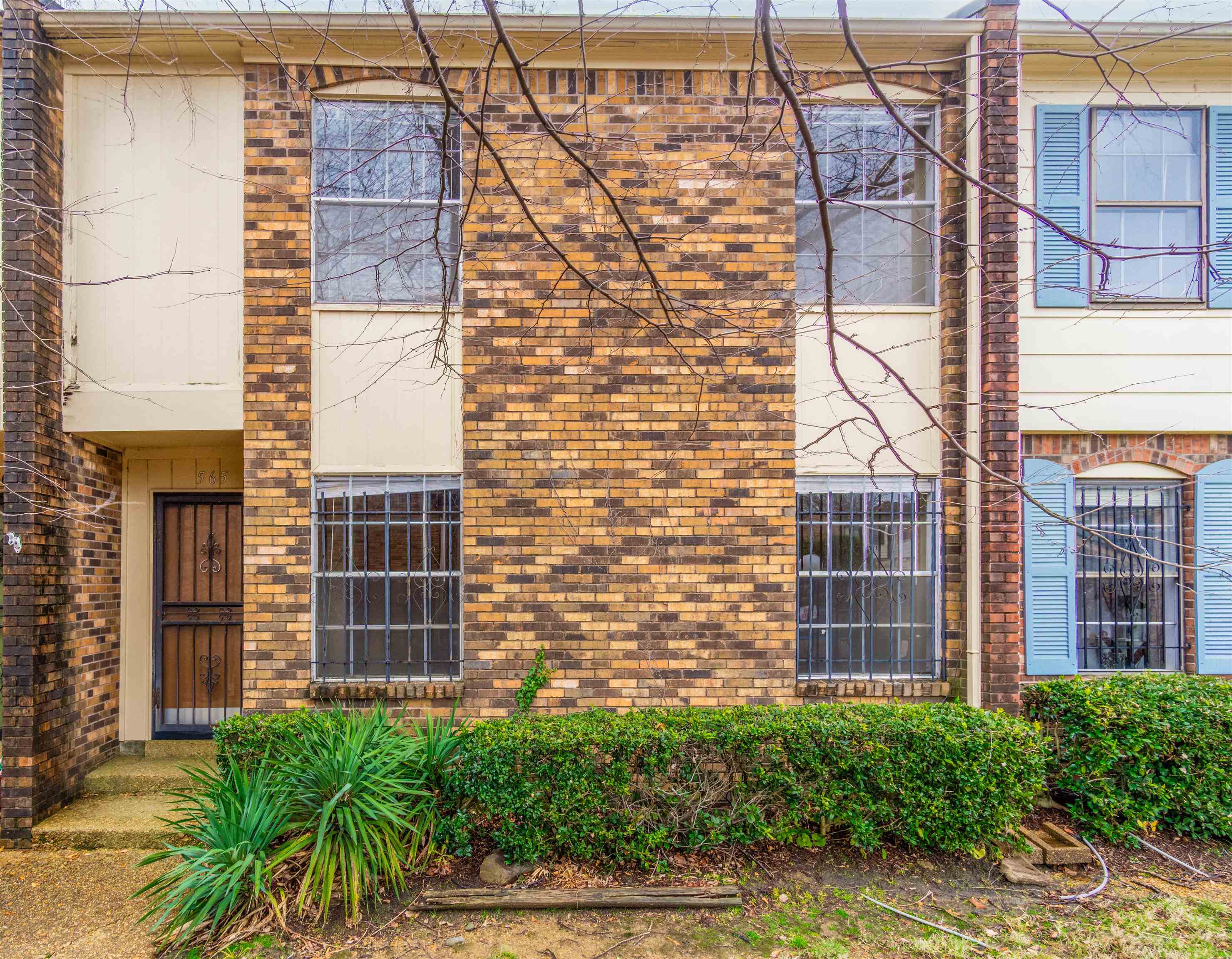 565 E Mendenview Dr 565