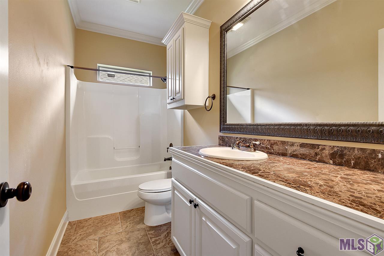 13166 MOSS POINTE DR, Geismar, Louisiana, 70734