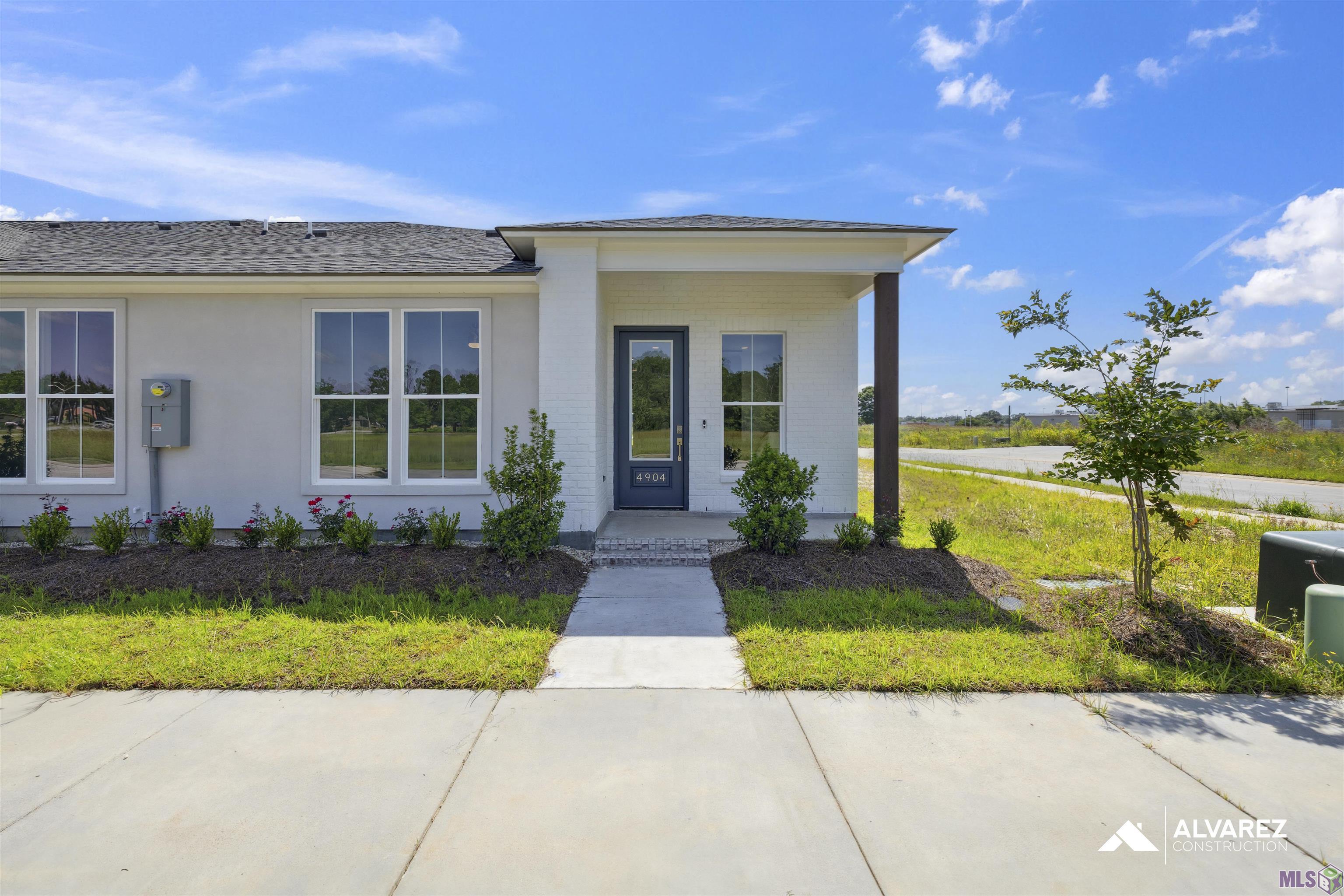 Homes for sale in Zachary, LA | 4904 Bob Odom Dr #B1, Zachary, LA 70791 | MLS# RABR2024014429