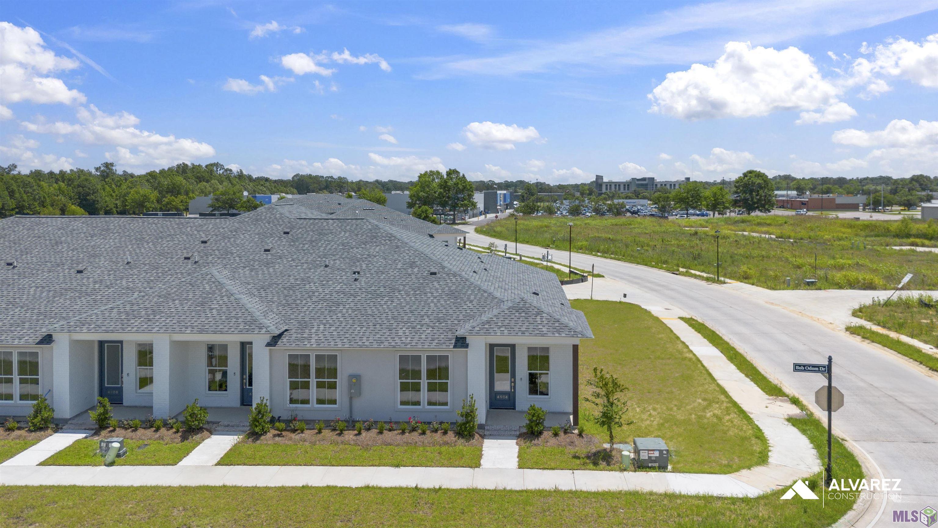 Homes for sale in Zachary, LA | 4904 Bob Odom Dr #B1, Zachary, LA 70791 | MLS# RABR2024014429