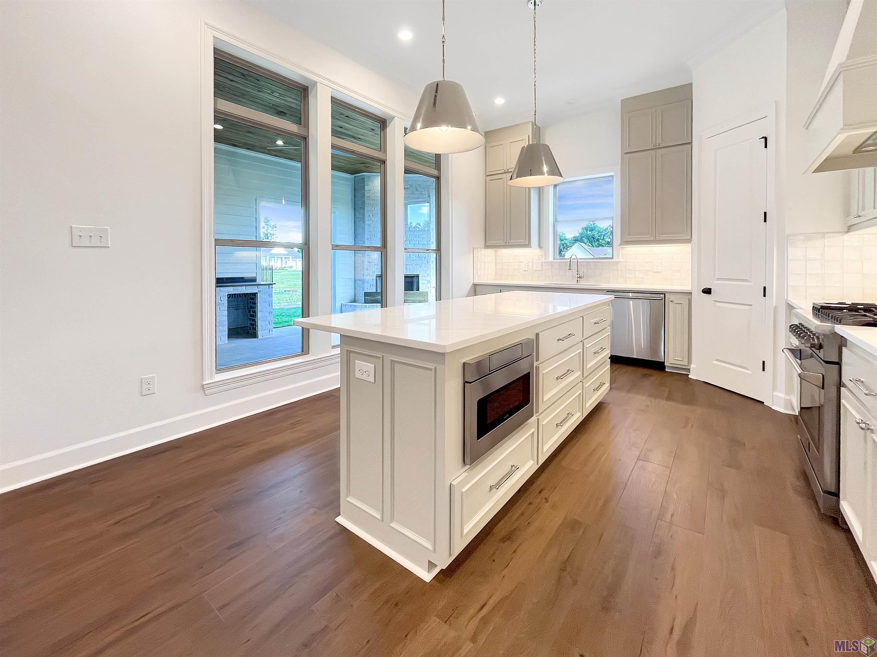 Homes for sale in Denham Springs, LA | 1124 Irish Ivy, Denham Springs, LA 70726 | MLS# RABR2025009999