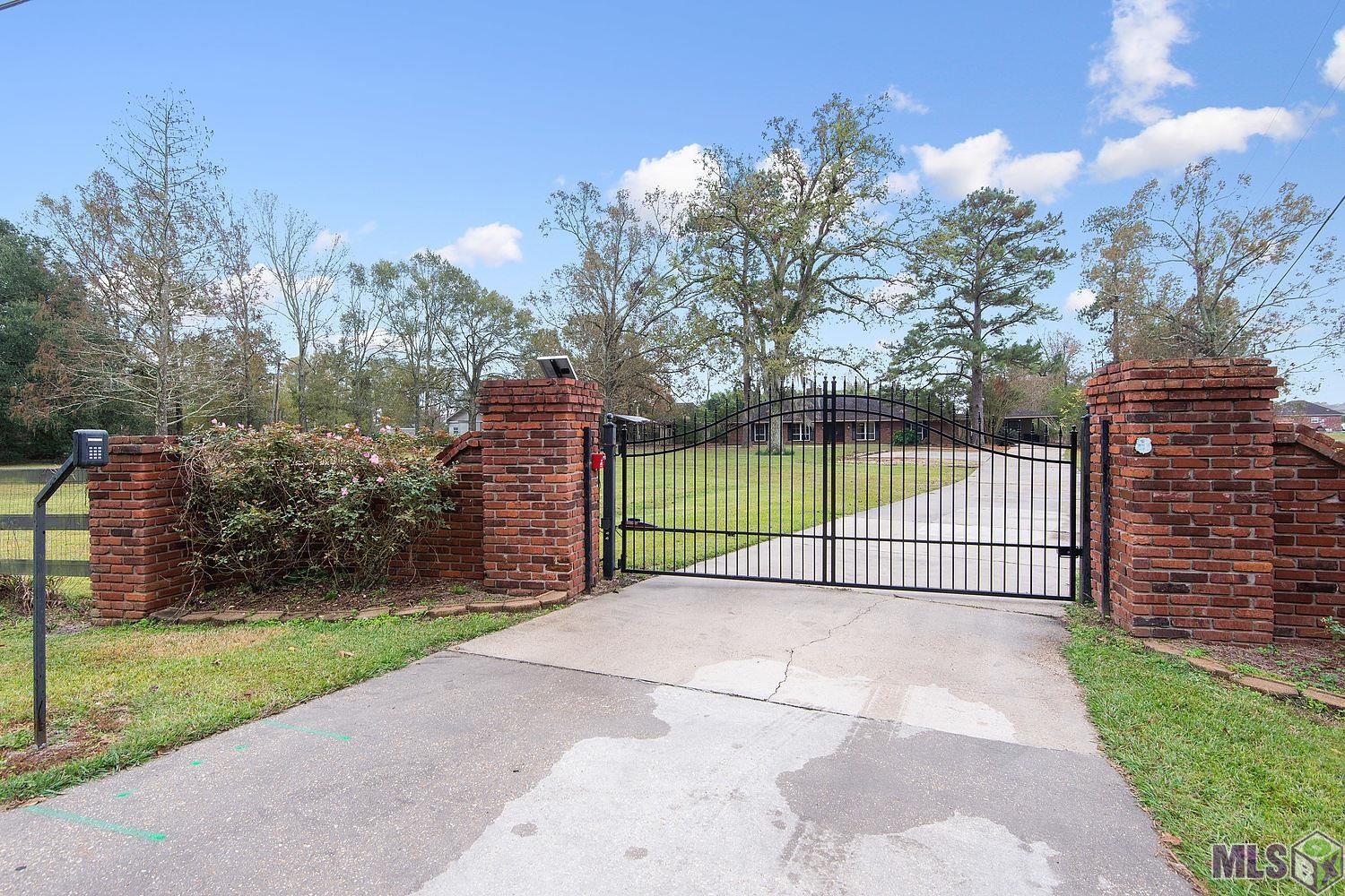 16888 S Harrells Ferry Rd Baton Rouge, Louisiana 70817 2021007835 Baton Rouge, LA