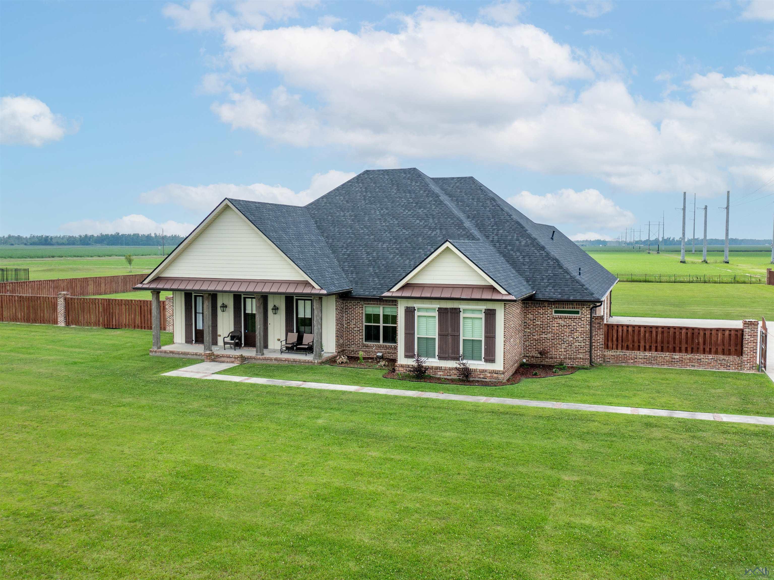 145 Goldsby Drive, Schriever, LA 70395